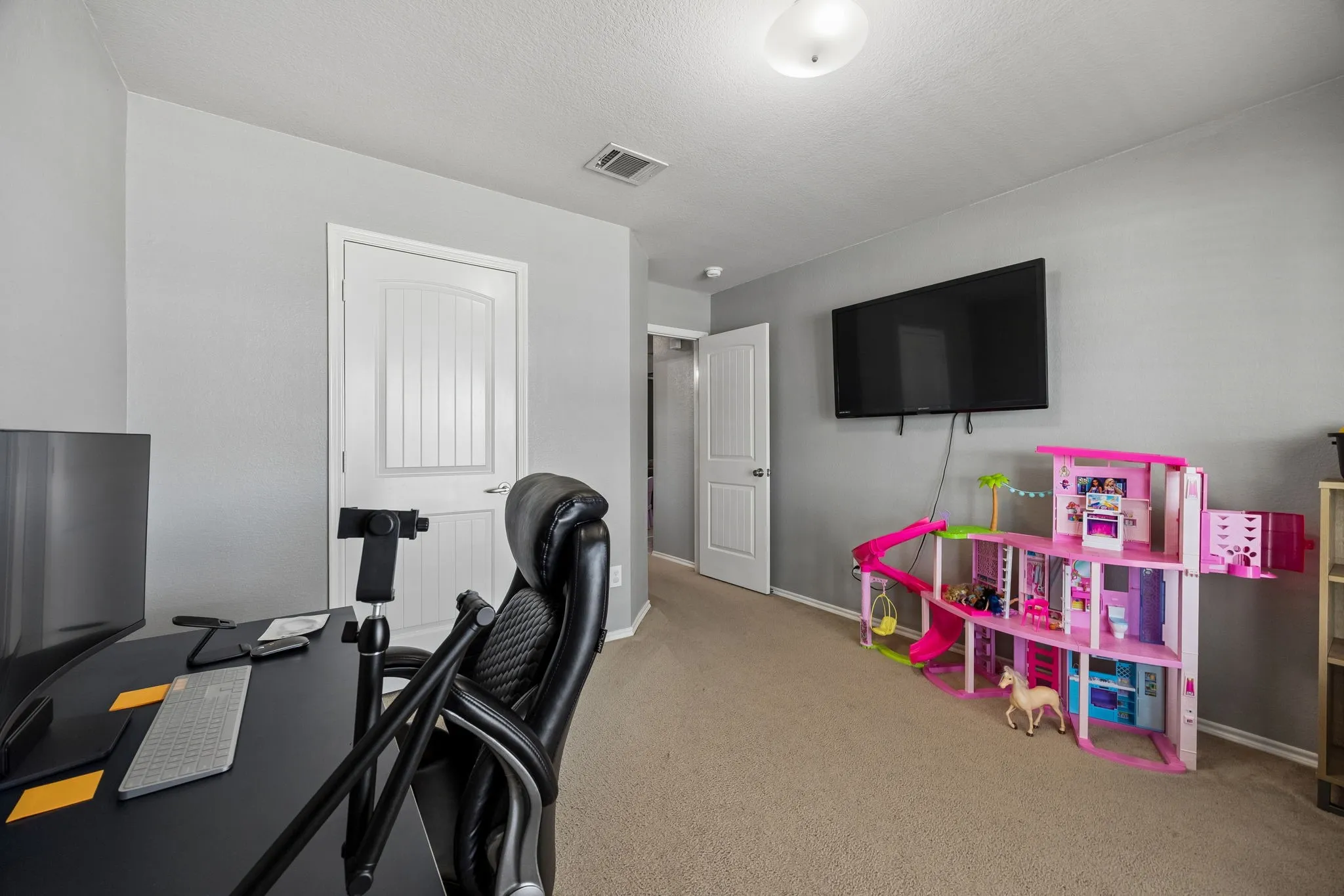Single Family Residence For Rent in Hunt County , 3216 Overstreet Lane, Royse City, Texas 75189, 3 Bedroom, 2 Bathroom, 2 Garage spaces, 1,633 Sqft, built in 2007, mls#21332184, Real Estate Agent in Royse City, Homes For Rent in Hunt county, Homes For Rent in Royse City, Realtor in Royse City Texas, Real Estate Brokerage Independent Realty Texas, Luminita Cordes Realtor