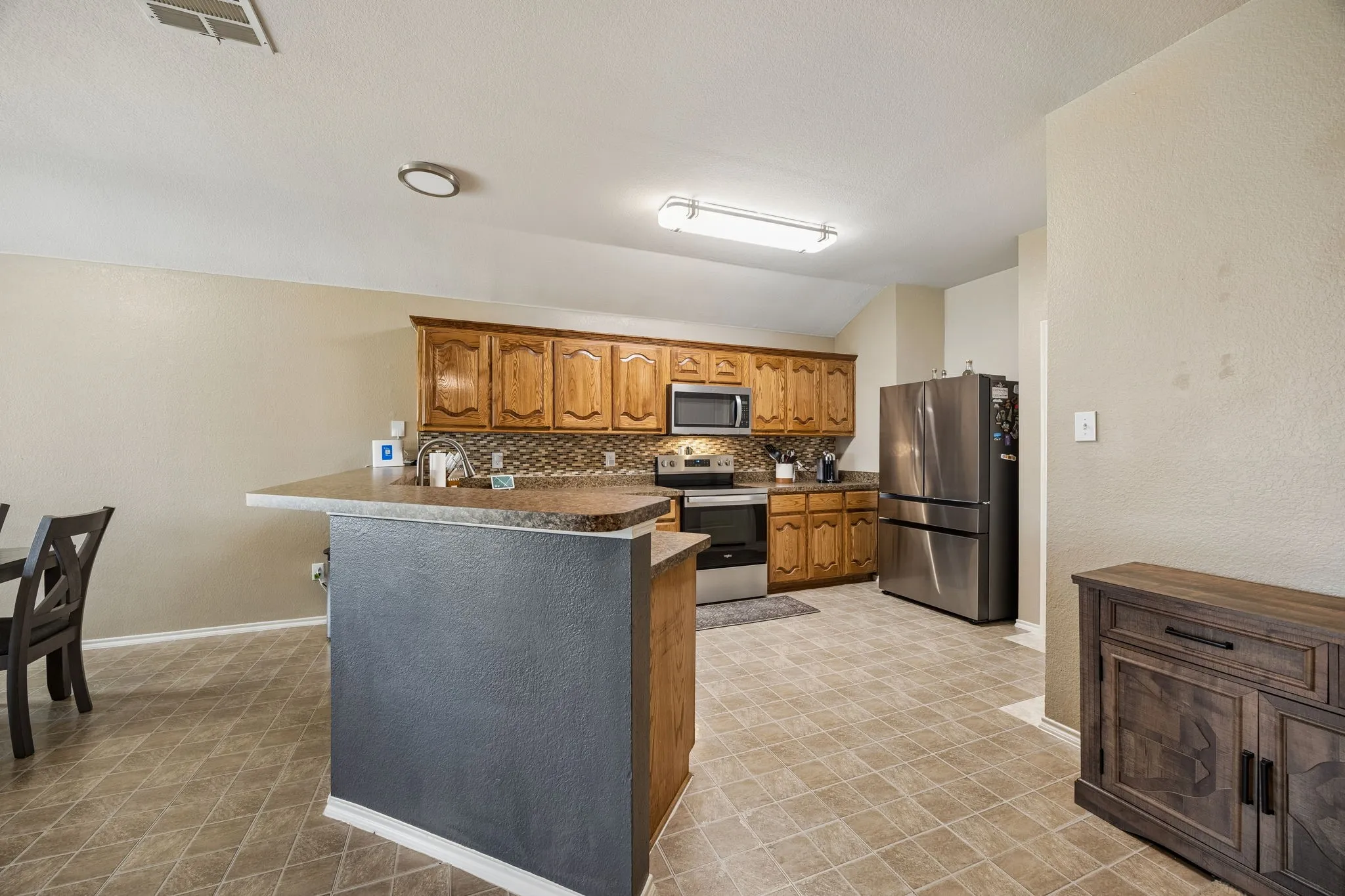 Single Family Residence For Rent in Hunt County , 3216 Overstreet Lane, Royse City, Texas 75189, 3 Bedroom, 2 Bathroom, 2 Garage spaces, 1,633 Sqft, built in 2007, mls#21332184, Real Estate Agent in Royse City, Homes For Rent in Hunt county, Homes For Rent in Royse City, Realtor in Royse City Texas, Real Estate Brokerage Independent Realty Texas, Luminita Cordes Realtor