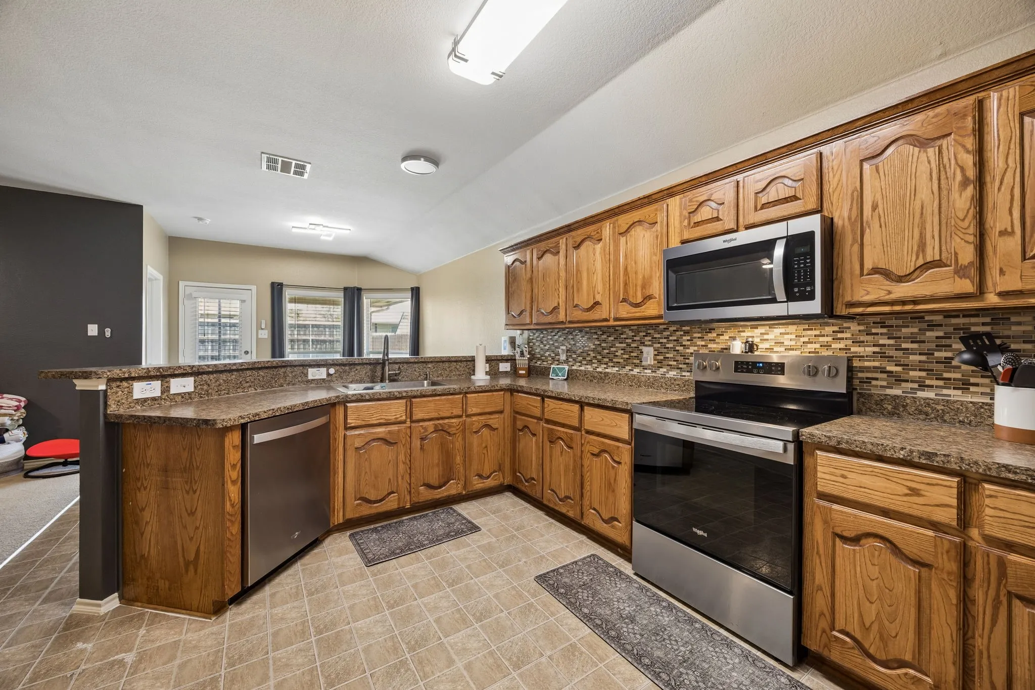 Single Family Residence For Rent in Hunt County , 3216 Overstreet Lane, Royse City, Texas 75189, 3 Bedroom, 2 Bathroom, 2 Garage spaces, 1,633 Sqft, built in 2007, mls#21332184, Real Estate Agent in Royse City, Homes For Rent in Hunt county, Homes For Rent in Royse City, Realtor in Royse City Texas, Real Estate Brokerage Independent Realty Texas, Luminita Cordes Realtor