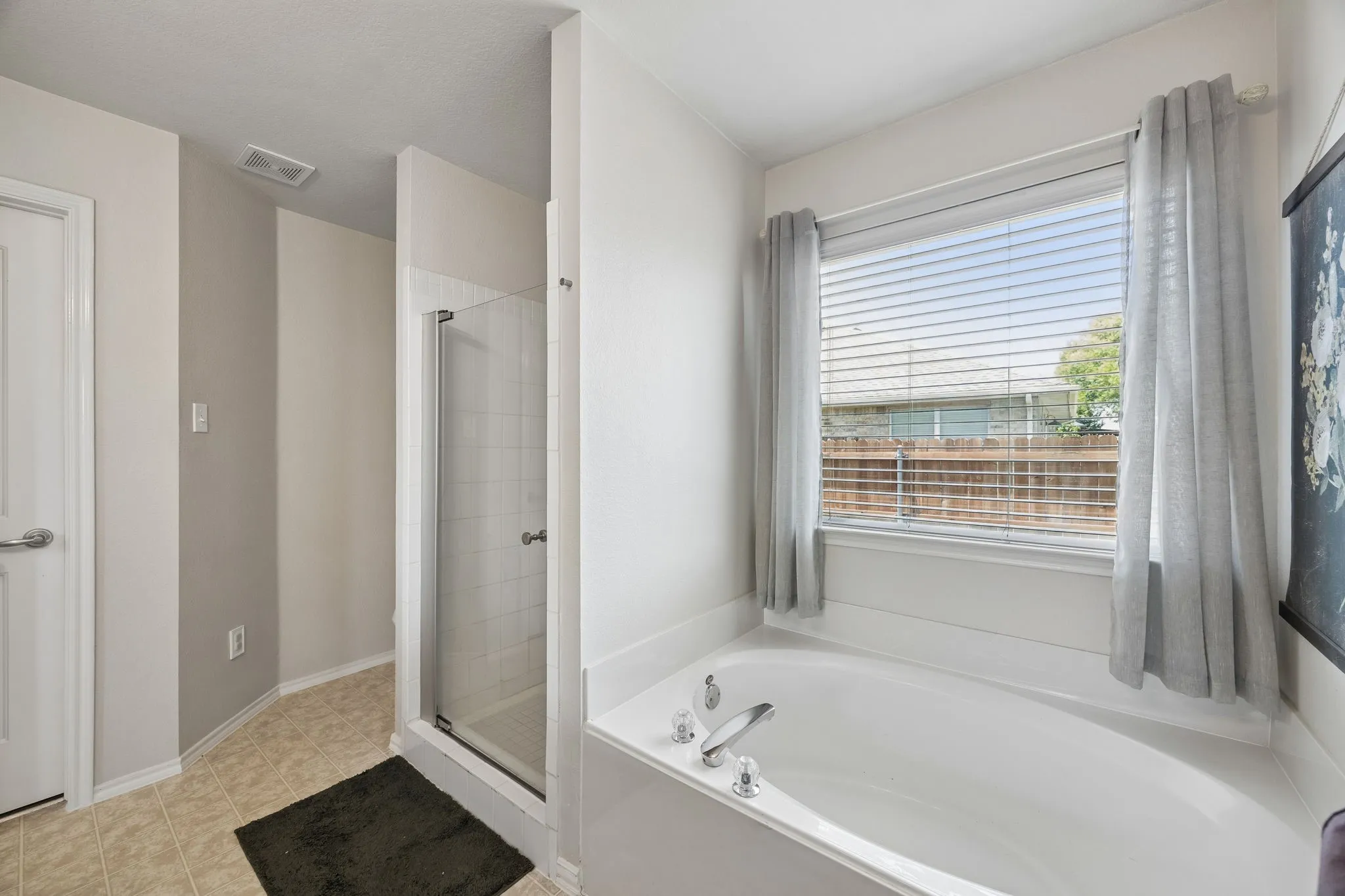 Single Family Residence For Rent in Hunt County , 3216 Overstreet Lane, Royse City, Texas 75189, 3 Bedroom, 2 Bathroom, 2 Garage spaces, 1,633 Sqft, built in 2007, mls#21332184, Real Estate Agent in Royse City, Homes For Rent in Hunt county, Homes For Rent in Royse City, Realtor in Royse City Texas, Real Estate Brokerage Independent Realty Texas, Luminita Cordes Realtor