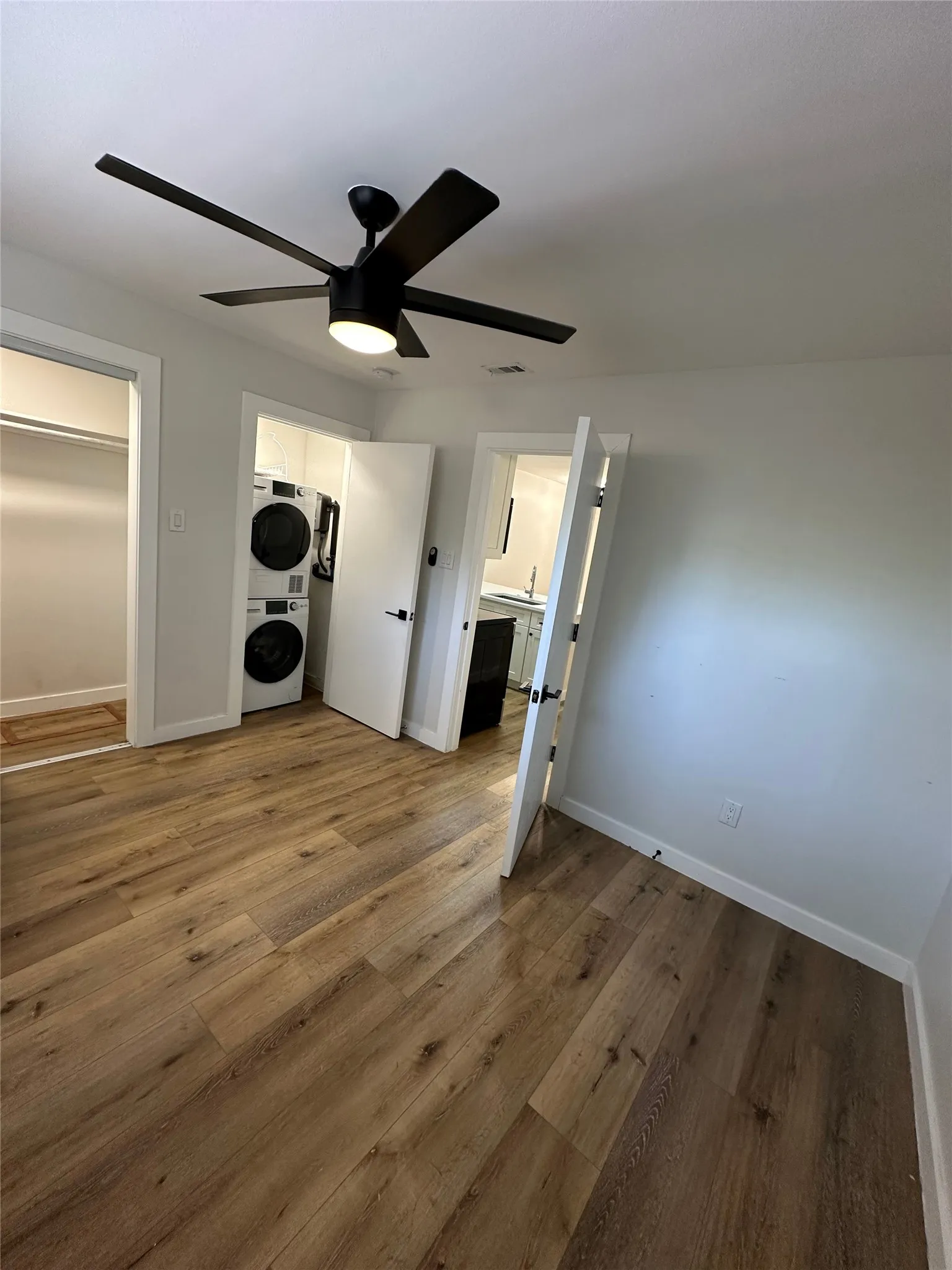 Apartment For Rent in Dallas County , 425 N Rosemont Avenue 103, Dallas, Texas 75208, 1 Bedroom, 1 Bathroom, Garage spaces, 490 Sqft, built in 1961, mls#21339937, Real Estate Agent in Dallas, Homes For Rent in Dallas county, Homes For Rent in Dallas, Realtor in Dallas Texas, Real Estate Brokerage Independent Realty Texas, Luminita Cordes Realtor