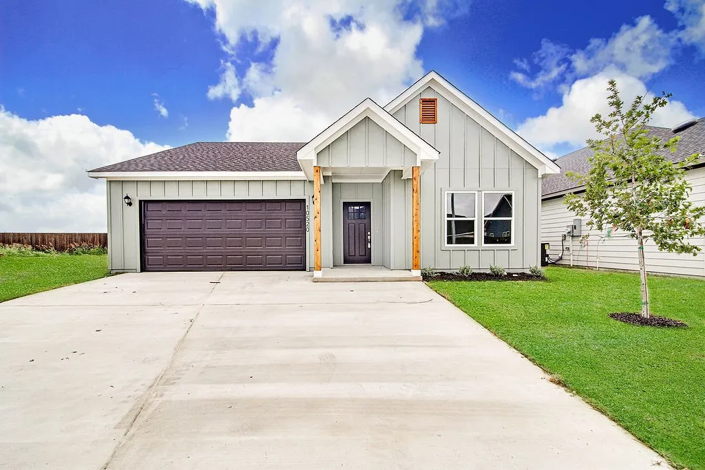 Single Family Residence For Sale in Tarrant County , 10520 Ruffin Drive, Fort Worth, Texas 76131, 3 Bedroom, 2 Bathroom, 2 Garage spaces, 1,387 Sqft, built in 2026, mls#21339950, Real Estate Agent in Fort Worth, Homes For Sale in Tarrant county, Homes For Sale in Fort Worth, Realtor in Fort Worth Texas, Real Estate Brokerage Independent Realty Texas, Luminita Cordes Realtor