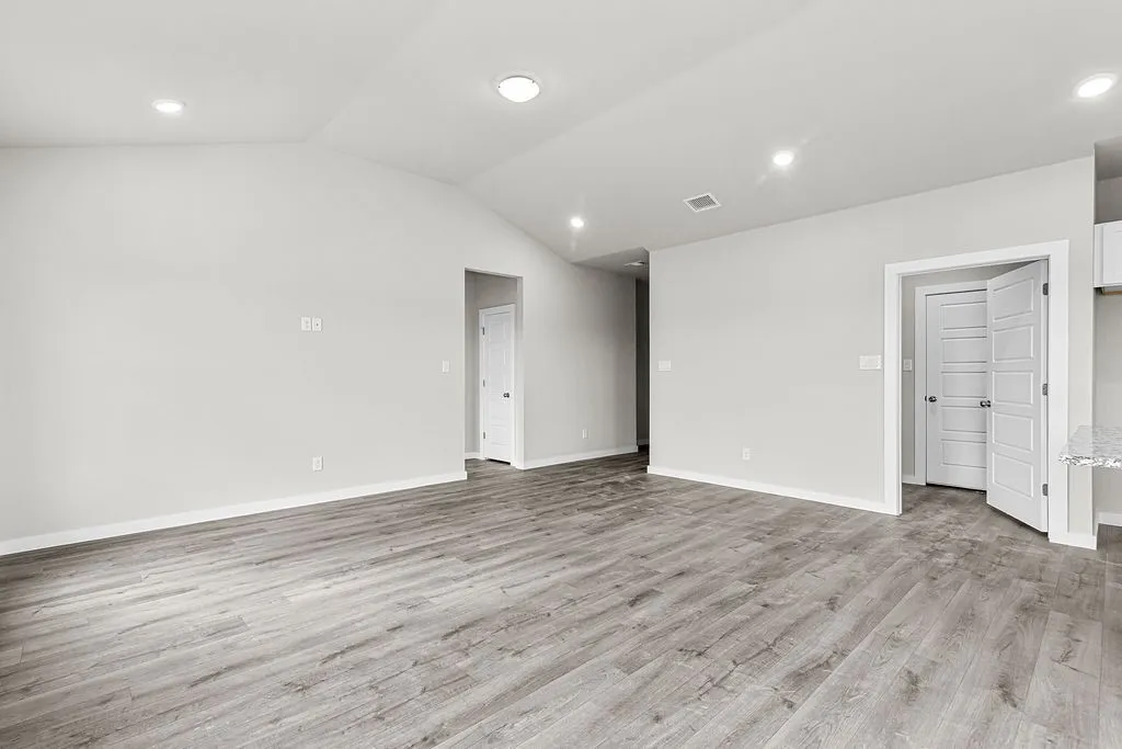 Single Family Residence For Sale in Tarrant County , 10520 Ruffin Drive, Fort Worth, Texas 76131, 3 Bedroom, 2 Bathroom, 2 Garage spaces, 1,387 Sqft, built in 2026, mls#21339950, Real Estate Agent in Fort Worth, Homes For Sale in Tarrant county, Homes For Sale in Fort Worth, Realtor in Fort Worth Texas, Real Estate Brokerage Independent Realty Texas, Luminita Cordes Realtor
