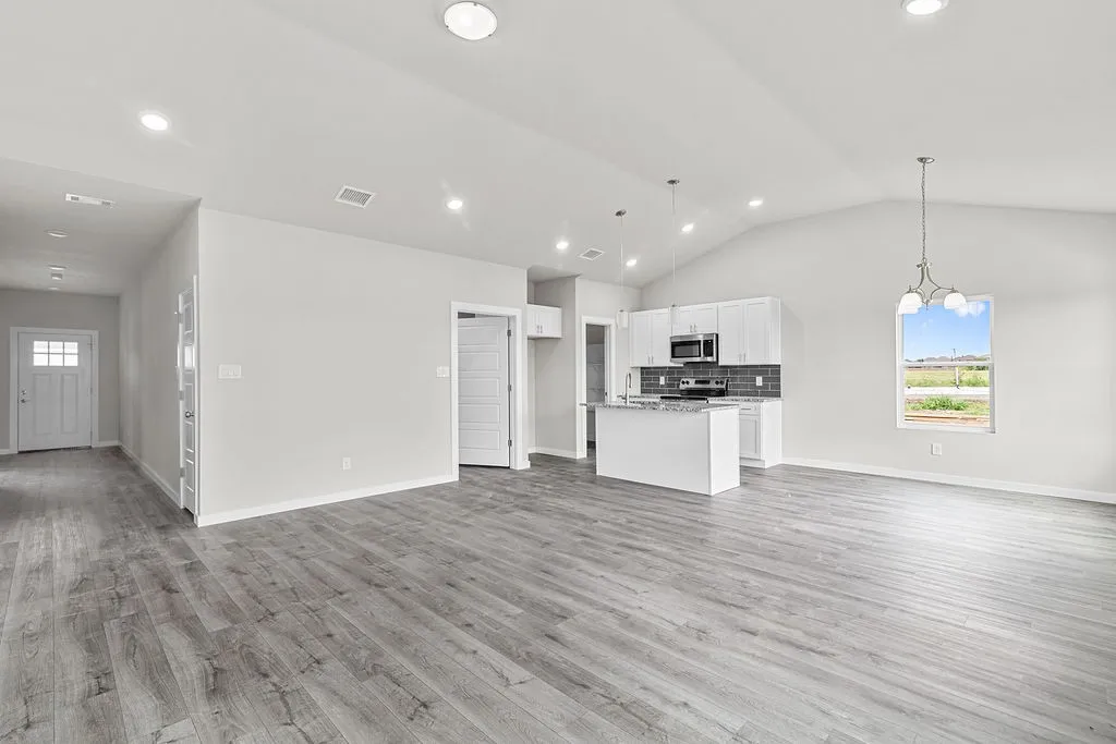 Single Family Residence For Sale in Tarrant County , 10520 Ruffin Drive, Fort Worth, Texas 76131, 3 Bedroom, 2 Bathroom, 2 Garage spaces, 1,387 Sqft, built in 2026, mls#21339950, Real Estate Agent in Fort Worth, Homes For Sale in Tarrant county, Homes For Sale in Fort Worth, Realtor in Fort Worth Texas, Real Estate Brokerage Independent Realty Texas, Luminita Cordes Realtor