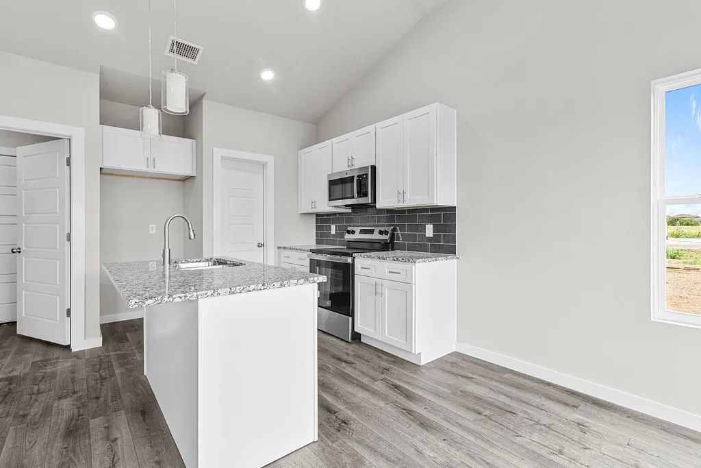 Single Family Residence For Sale in Tarrant County , 10520 Ruffin Drive, Fort Worth, Texas 76131, 3 Bedroom, 2 Bathroom, 2 Garage spaces, 1,387 Sqft, built in 2026, mls#21339950, Real Estate Agent in Fort Worth, Homes For Sale in Tarrant county, Homes For Sale in Fort Worth, Realtor in Fort Worth Texas, Real Estate Brokerage Independent Realty Texas, Luminita Cordes Realtor