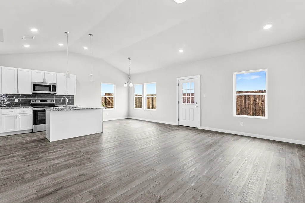 Single Family Residence For Sale in Tarrant County , 10520 Ruffin Drive, Fort Worth, Texas 76131, 3 Bedroom, 2 Bathroom, 2 Garage spaces, 1,387 Sqft, built in 2026, mls#21339950, Real Estate Agent in Fort Worth, Homes For Sale in Tarrant county, Homes For Sale in Fort Worth, Realtor in Fort Worth Texas, Real Estate Brokerage Independent Realty Texas, Luminita Cordes Realtor