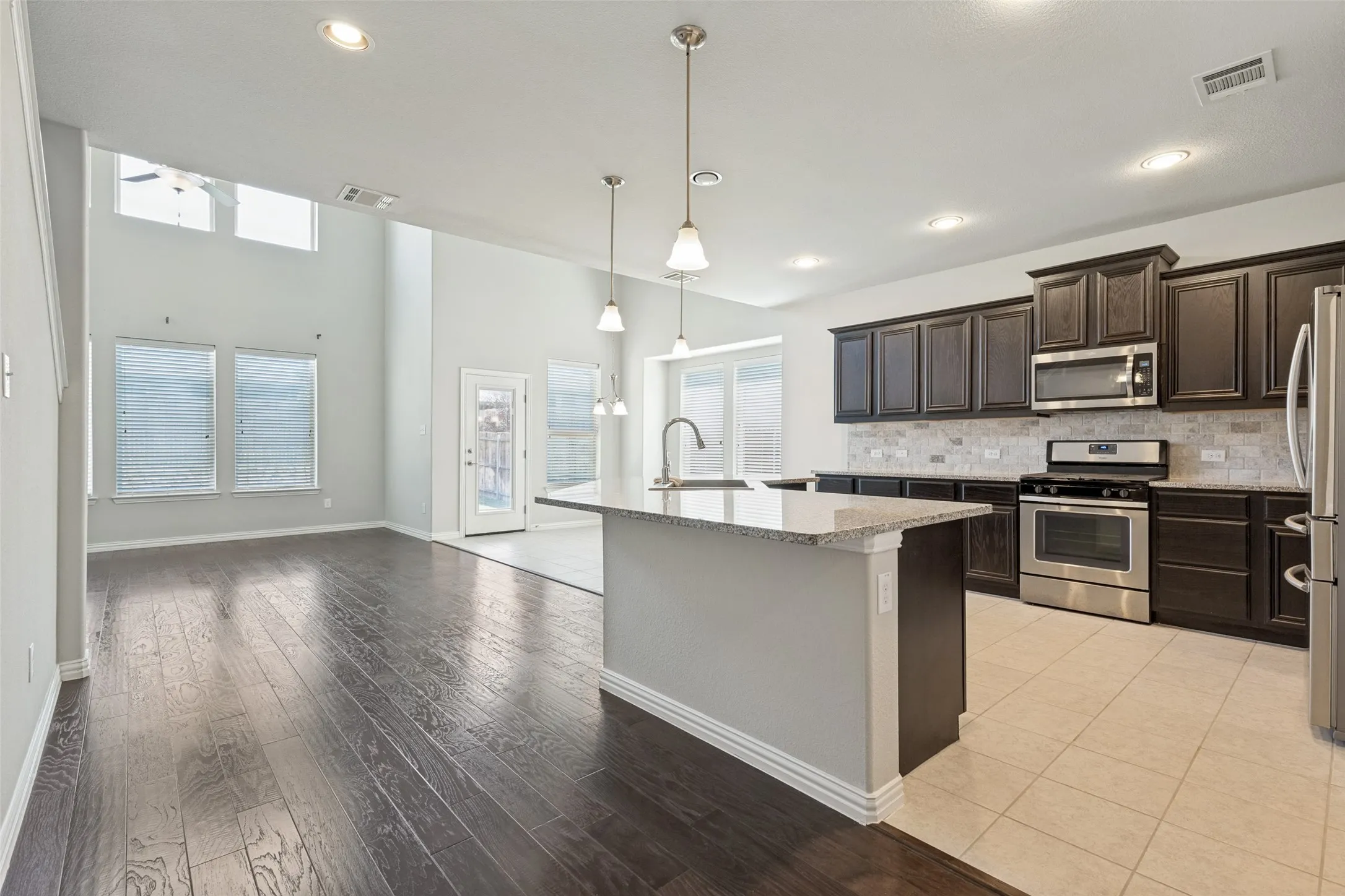Single Family Residence For Sale in Denton County , 2405 Whispering Pines Drive, Fort Worth, Texas 76177, 3 Bedroom, 3 Bathroom, 2 Garage spaces, 2,634 Sqft, built in 2017, mls#21337843, Real Estate Agent in Fort Worth, Homes For Sale in Denton county, Homes For Sale in Fort Worth, Realtor in Fort Worth Texas, Real Estate Brokerage Independent Realty Texas, Luminita Cordes Realtor