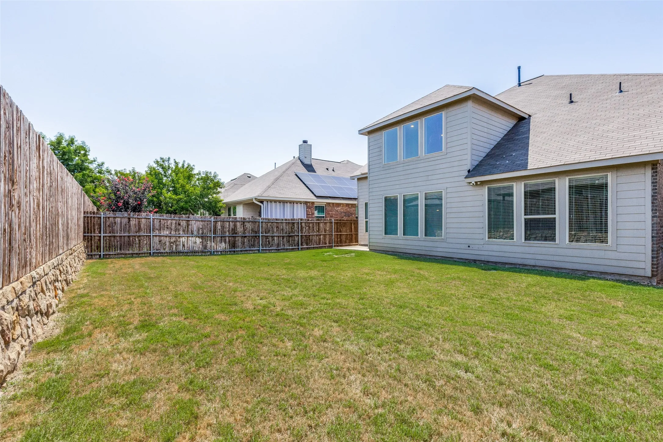 Single Family Residence For Sale in Denton County , 2405 Whispering Pines Drive, Fort Worth, Texas 76177, 3 Bedroom, 3 Bathroom, 2 Garage spaces, 2,634 Sqft, built in 2017, mls#21337843, Real Estate Agent in Fort Worth, Homes For Sale in Denton county, Homes For Sale in Fort Worth, Realtor in Fort Worth Texas, Real Estate Brokerage Independent Realty Texas, Luminita Cordes Realtor