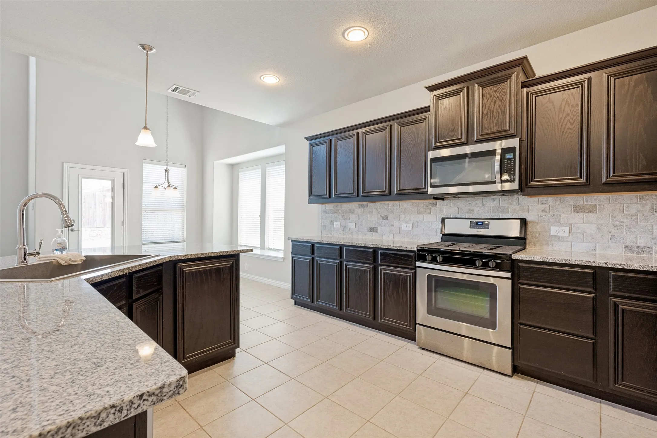Single Family Residence For Sale in Denton County , 2405 Whispering Pines Drive, Fort Worth, Texas 76177, 3 Bedroom, 3 Bathroom, 2 Garage spaces, 2,634 Sqft, built in 2017, mls#21337843, Real Estate Agent in Fort Worth, Homes For Sale in Denton county, Homes For Sale in Fort Worth, Realtor in Fort Worth Texas, Real Estate Brokerage Independent Realty Texas, Luminita Cordes Realtor