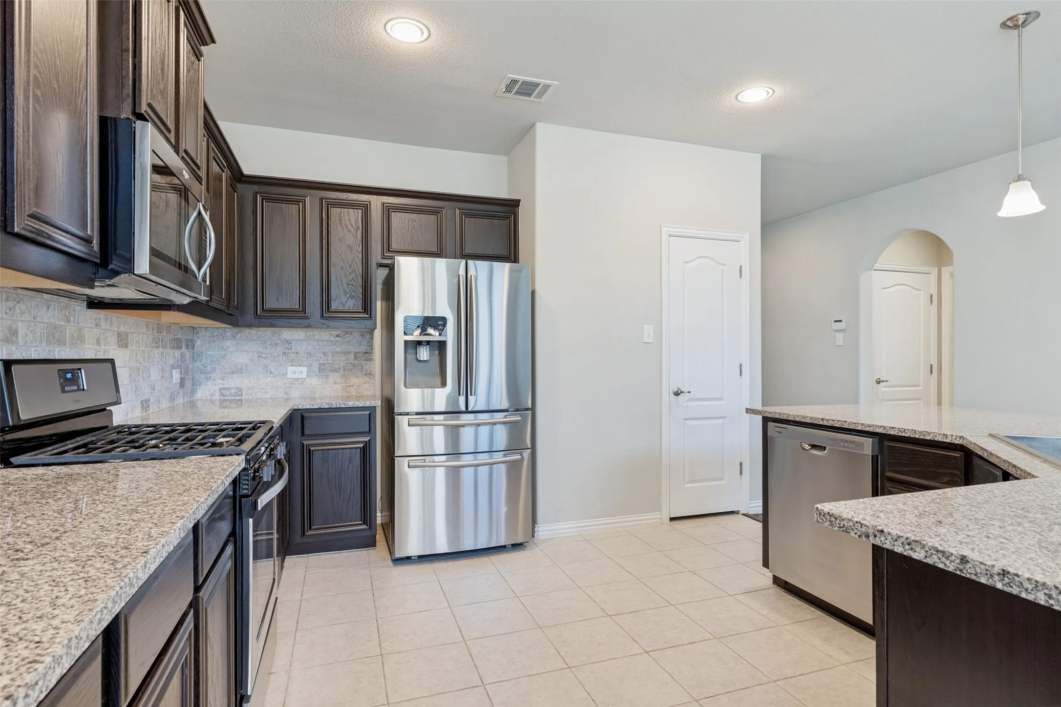 Single Family Residence For Sale in Denton County , 2405 Whispering Pines Drive, Fort Worth, Texas 76177, 3 Bedroom, 3 Bathroom, 2 Garage spaces, 2,634 Sqft, built in 2017, mls#21337843, Real Estate Agent in Fort Worth, Homes For Sale in Denton county, Homes For Sale in Fort Worth, Realtor in Fort Worth Texas, Real Estate Brokerage Independent Realty Texas, Luminita Cordes Realtor