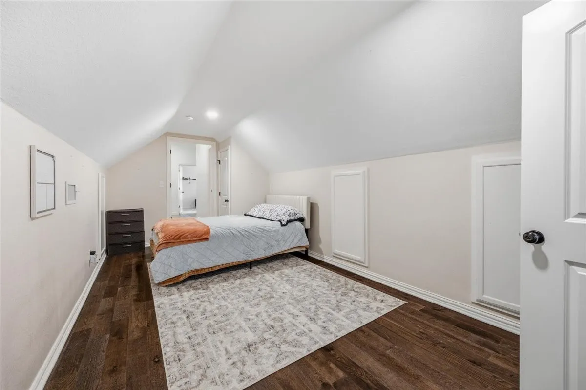 Single Family Residence For Sale in Ellis County , 975 Fm 85, Ennis, Texas 75119, 5 Bedroom, 5 Bathroom, 2 Garage spaces, 5,698 Sqft, built in 2010, mls#21339959, Real Estate Agent in Ennis, Homes For Sale in Ellis county, Homes For Sale in Ennis, Realtor in Ennis Texas, Real Estate Brokerage Independent Realty Texas, Luminita Cordes Realtor