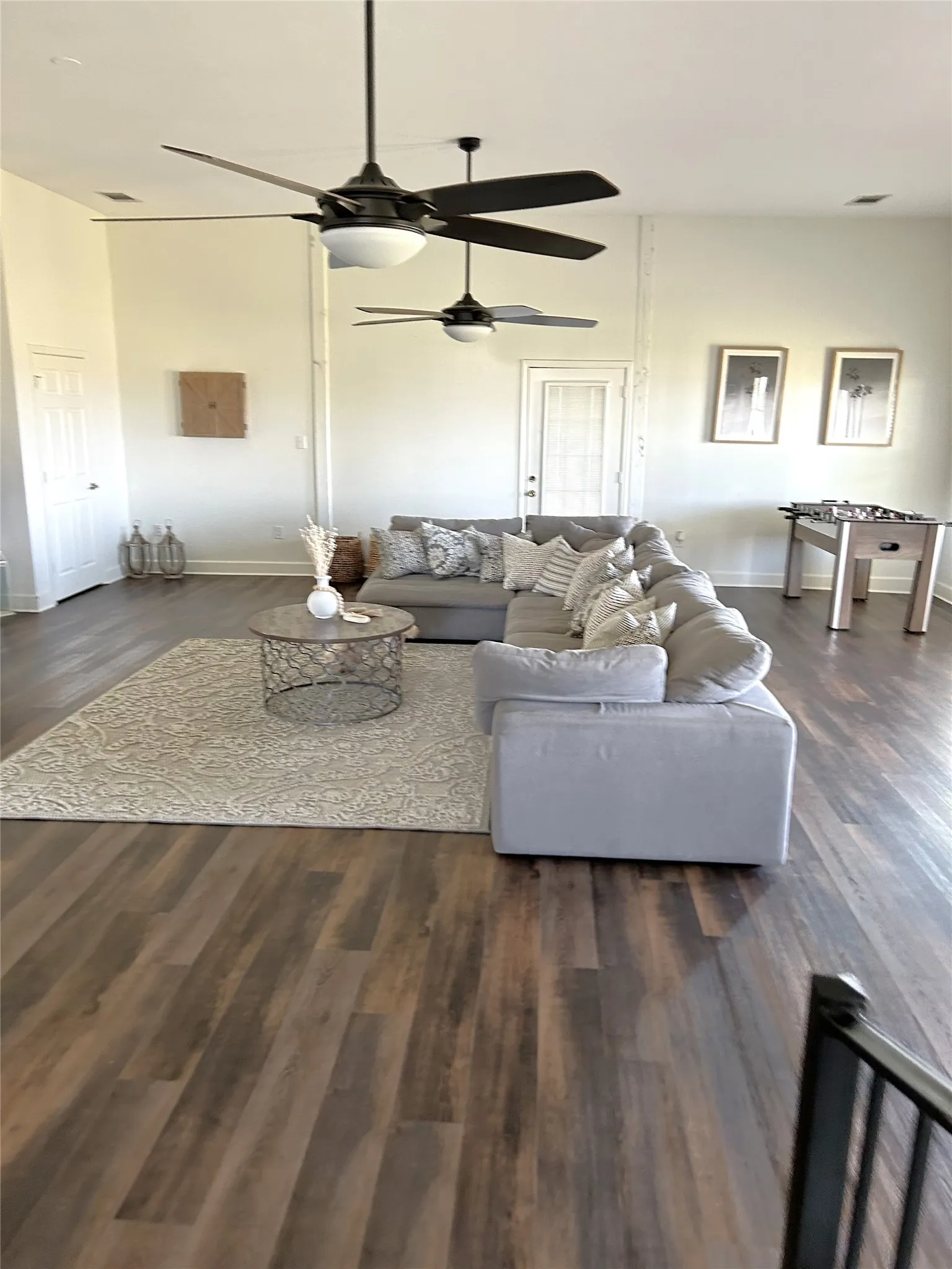Single Family Residence For Sale in Ellis County , 975 Fm 85, Ennis, Texas 75119, 5 Bedroom, 5 Bathroom, 2 Garage spaces, 5,698 Sqft, built in 2010, mls#21339959, Real Estate Agent in Ennis, Homes For Sale in Ellis county, Homes For Sale in Ennis, Realtor in Ennis Texas, Real Estate Brokerage Independent Realty Texas, Luminita Cordes Realtor