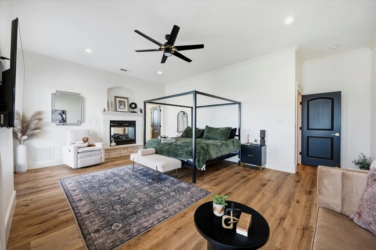 Single Family Residence For Sale in Ellis County , 975 Fm 85, Ennis, Texas 75119, 5 Bedroom, 5 Bathroom, 2 Garage spaces, 5,698 Sqft, built in 2010, mls#21339959, Real Estate Agent in Ennis, Homes For Sale in Ellis county, Homes For Sale in Ennis, Realtor in Ennis Texas, Real Estate Brokerage Independent Realty Texas, Luminita Cordes Realtor