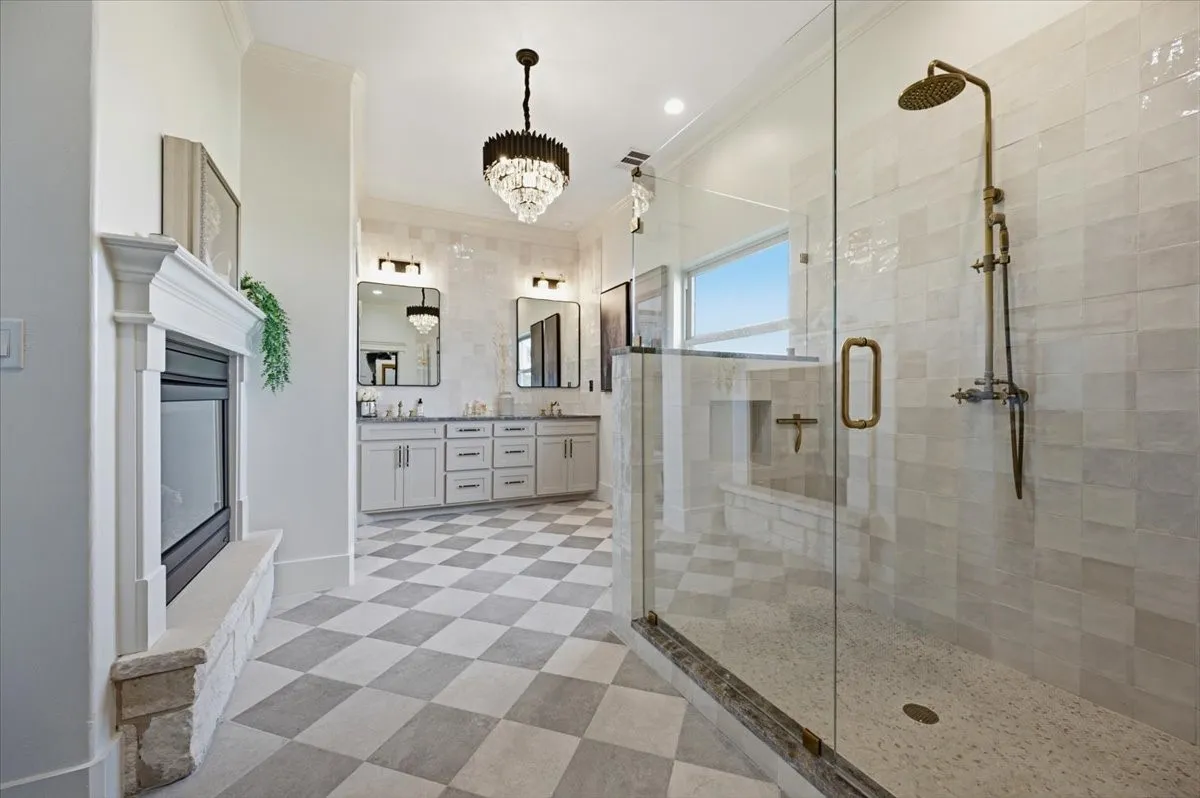 Single Family Residence For Sale in Ellis County , 975 Fm 85, Ennis, Texas 75119, 5 Bedroom, 5 Bathroom, 2 Garage spaces, 5,698 Sqft, built in 2010, mls#21339959, Real Estate Agent in Ennis, Homes For Sale in Ellis county, Homes For Sale in Ennis, Realtor in Ennis Texas, Real Estate Brokerage Independent Realty Texas, Luminita Cordes Realtor