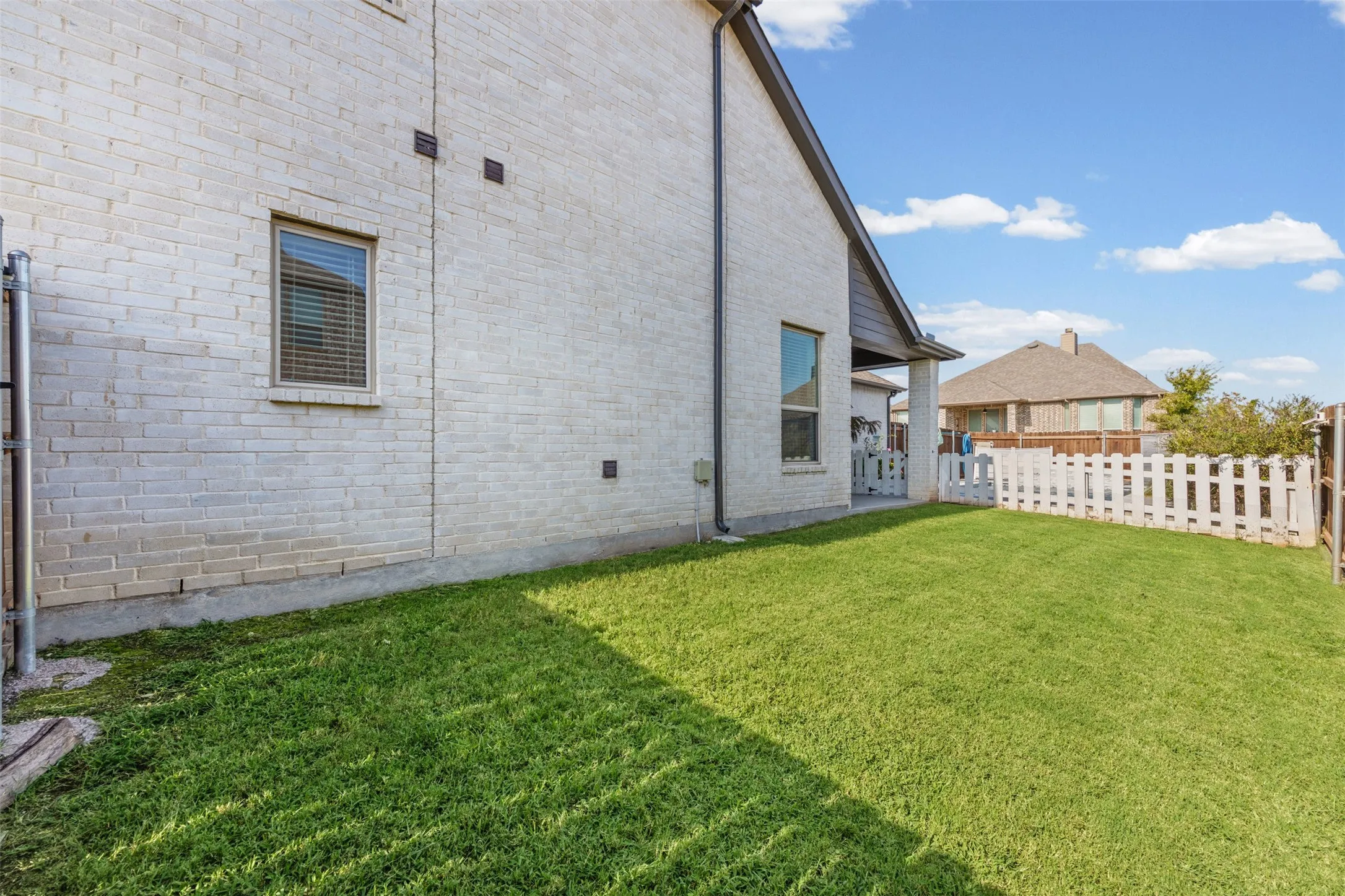 Extended Side Yard