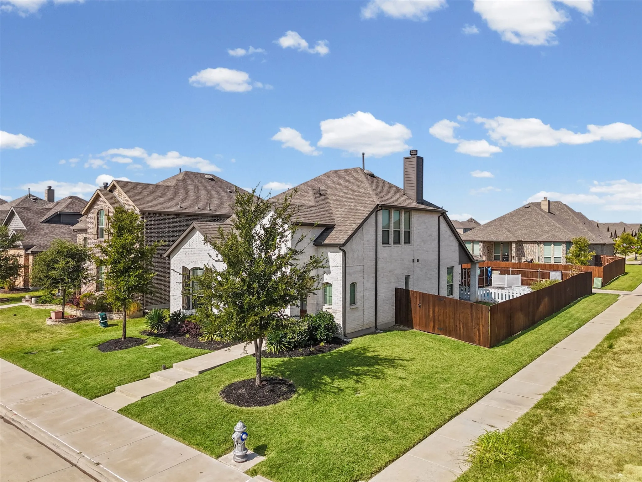 Single Family Residence For Sale in Ellis County , 1717 Vista Way, Waxahachie, Texas 75165, 3 Bedroom, 3 Bathroom, 2 Garage spaces, 2,189 Sqft, built in 2021, mls#21339696, Real Estate Agent in Waxahachie, Homes For Sale in Ellis county, Homes For Sale in Waxahachie, Realtor in Waxahachie Texas, Real Estate Brokerage Independent Realty Texas, Luminita Cordes Realtor