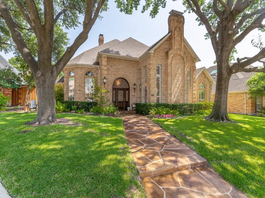 Single Family Residence For Sale in Collin County , 3525 Gary Drive, Plano, Texas 75023, 5 Bedroom, 5 Bathroom, 3 Garage spaces, 4,029 Sqft, built in 1986, mls#21284925, Real Estate Agent in Plano, Homes For Sale in Collin county, Homes For Sale in Plano, Realtor in Plano Texas, Real Estate Brokerage Independent Realty Texas, Luminita Cordes Realtor