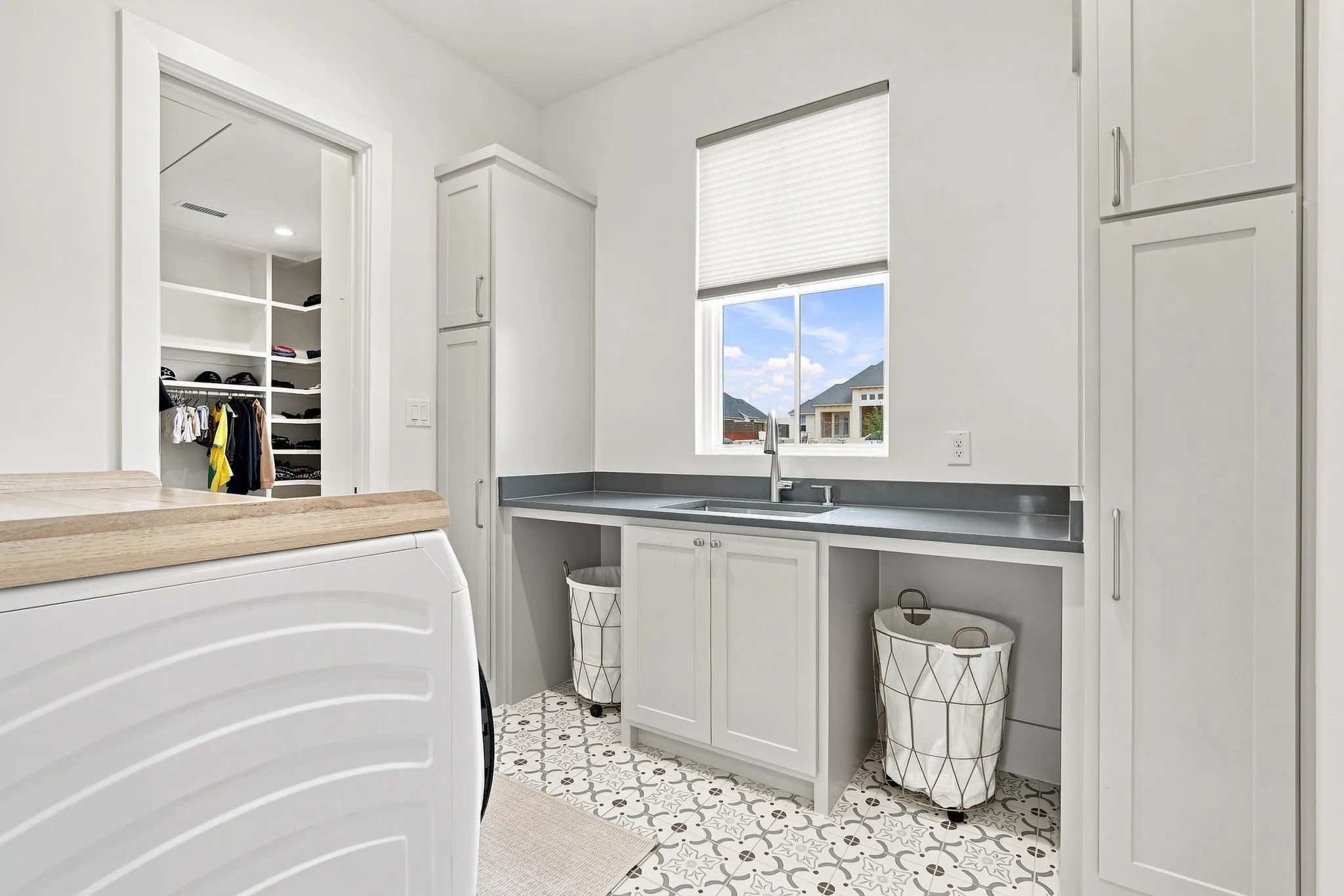 Single Family Residence For Sale in Ellis County , 4411 Tea Olive Trail, Midlothian, Texas 76065, 4 Bedroom, 4 Bathroom, 3 Garage spaces, 3,569 Sqft, built in 2024, mls#21339467, Real Estate Agent in Midlothian, Homes For Sale in Ellis county, Homes For Sale in Midlothian, Realtor in Midlothian Texas, Real Estate Brokerage Independent Realty Texas, Luminita Cordes Realtor