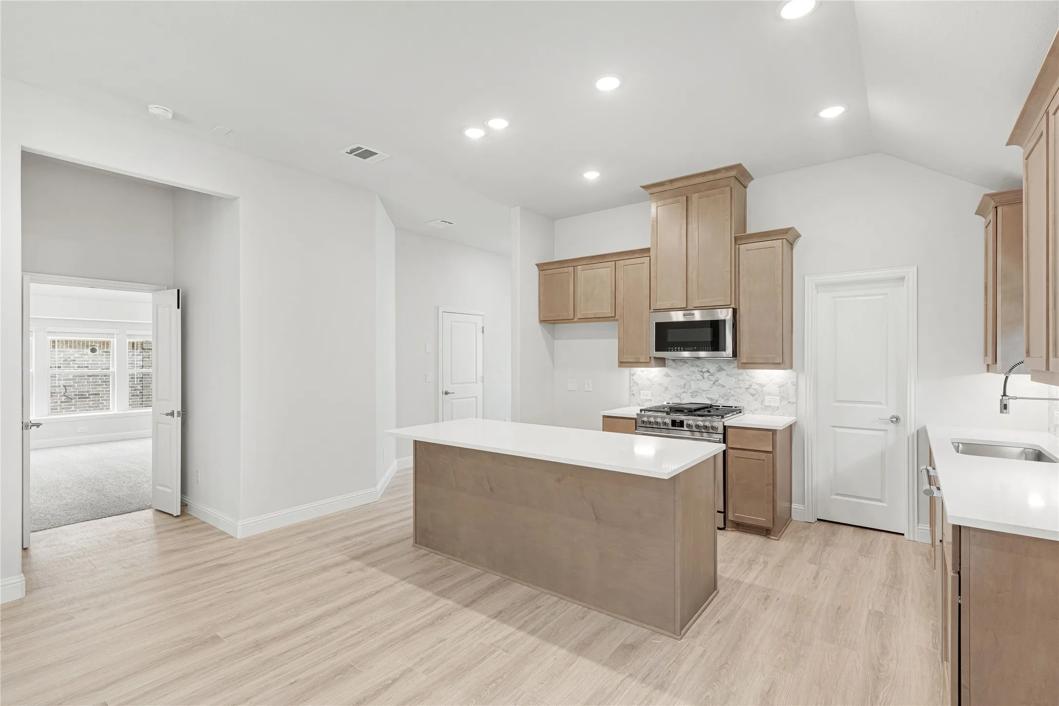 Single Family Residence For Sale in Collin County , 2033 Hickory Chase Lane, Anna, Texas 75409, 4 Bedroom, 2 Bathroom, 2 Garage spaces, 2,036 Sqft, built in 2026, mls#21336340, Real Estate Agent in Anna, Homes For Sale in Collin county, Homes For Sale in Anna, Realtor in Anna Texas, Real Estate Brokerage Independent Realty Texas, Luminita Cordes Realtor
