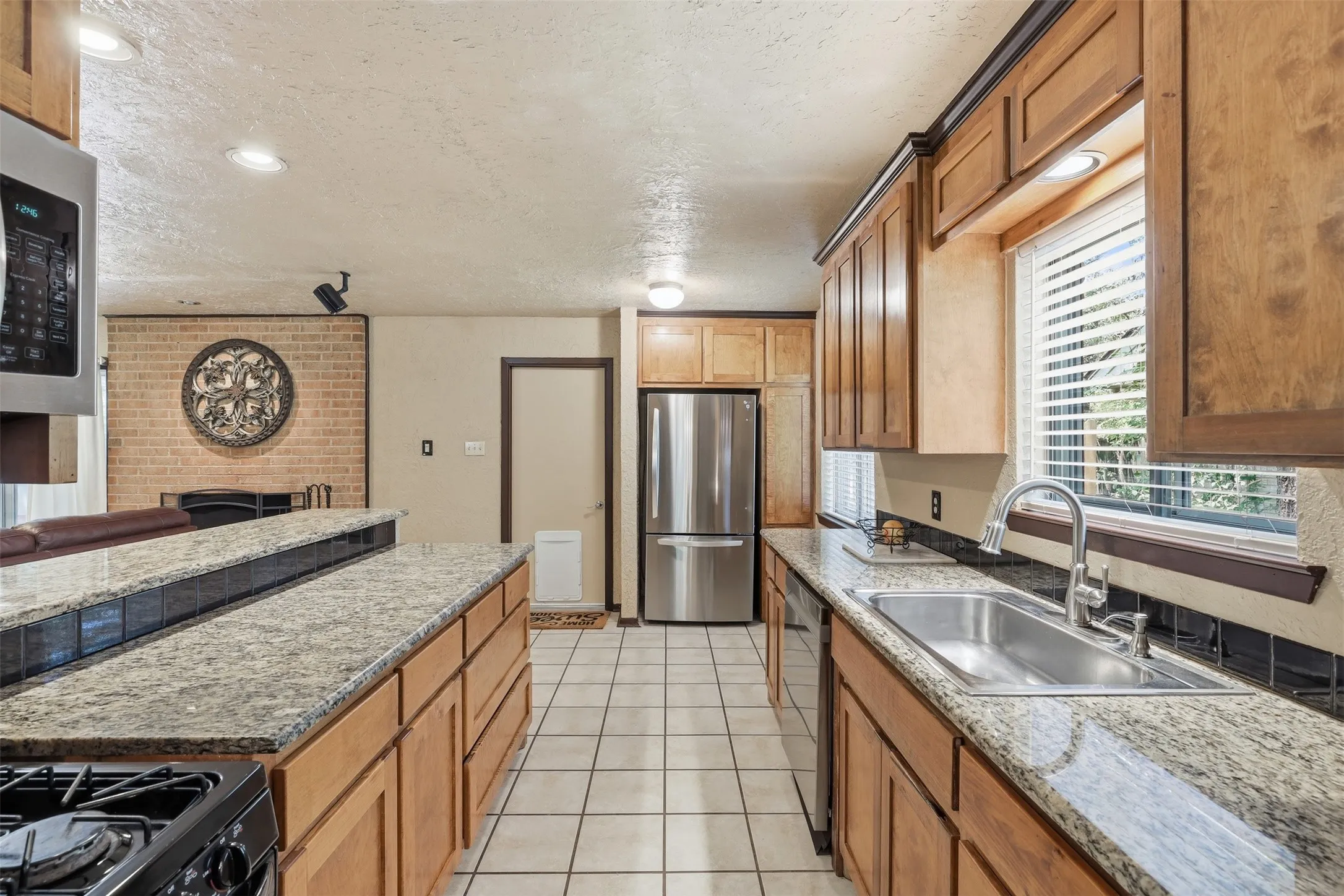 Single Family Residence For Sale in Tarrant County , 3702 Hastings Drive, Arlington, Texas 76013, 3 Bedroom, 2 Bathroom, 2 Garage spaces, 1,409 Sqft, built in 1965, mls#21339306, Real Estate Agent in Arlington, Homes For Sale in Tarrant county, Homes For Sale in Arlington, Realtor in Arlington Texas, Real Estate Brokerage Independent Realty Texas, Luminita Cordes Realtor