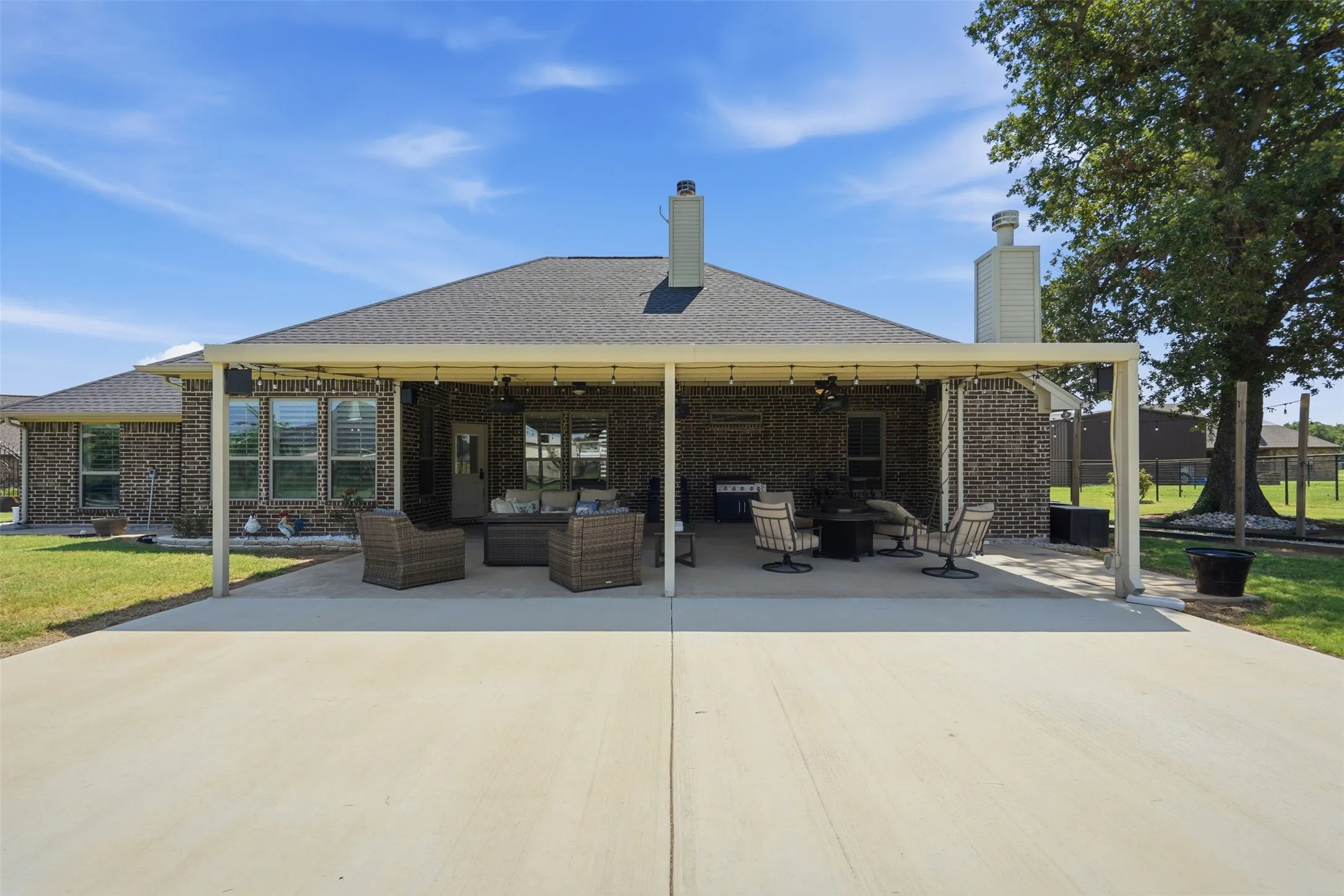Extra large entertaining area