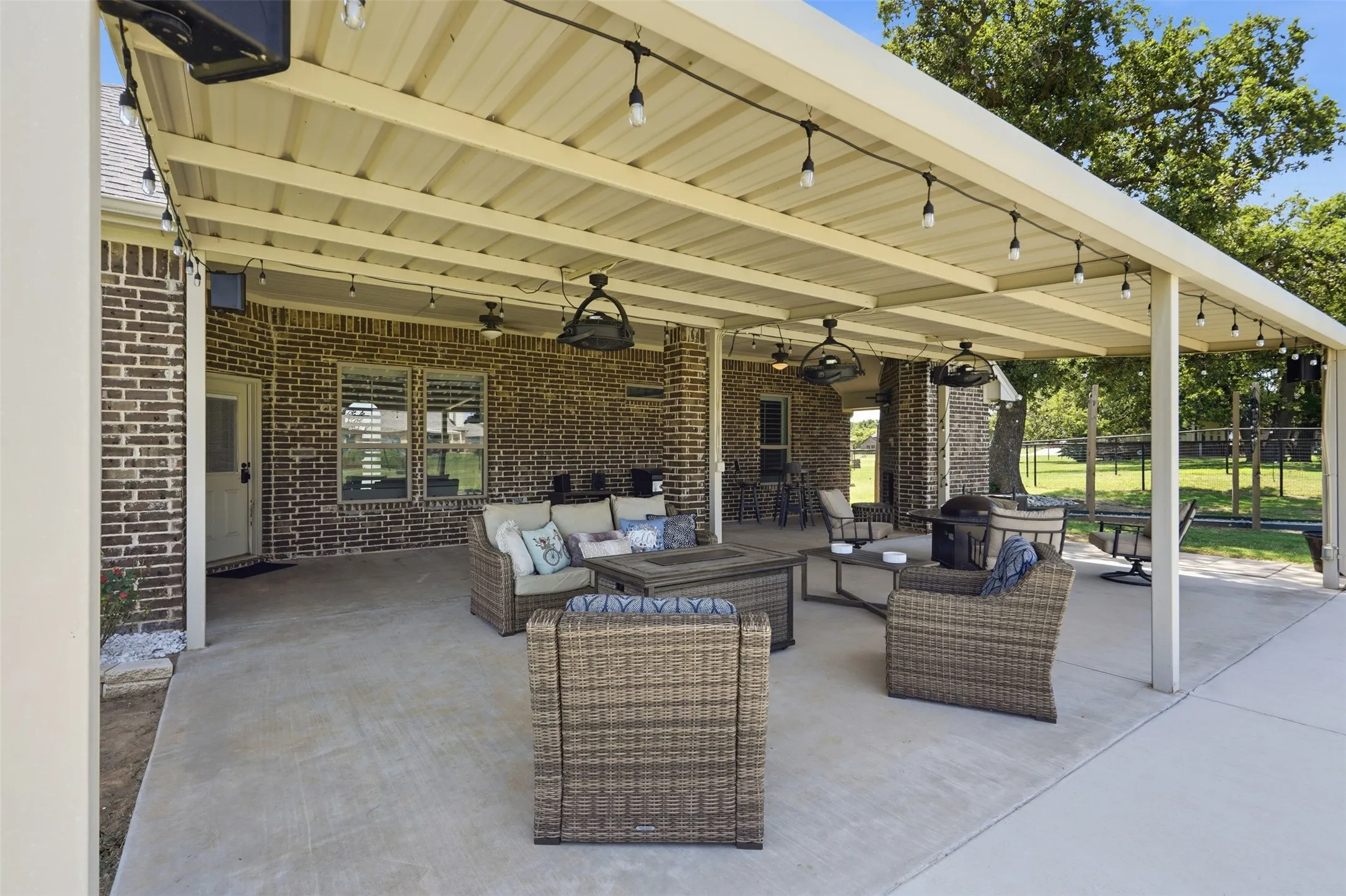 Single Family Residence For Sale in Parker County , 205 Lavender Court, Springtown, Texas 76082, 4 Bedroom, 2 Bathroom, 3 Garage spaces, 2,102 Sqft, built in 2017, mls#21338760, Real Estate Agent in Springtown, Homes For Sale in Parker county, Homes For Sale in Springtown, Realtor in Springtown Texas, Real Estate Brokerage Independent Realty Texas, Luminita Cordes Realtor