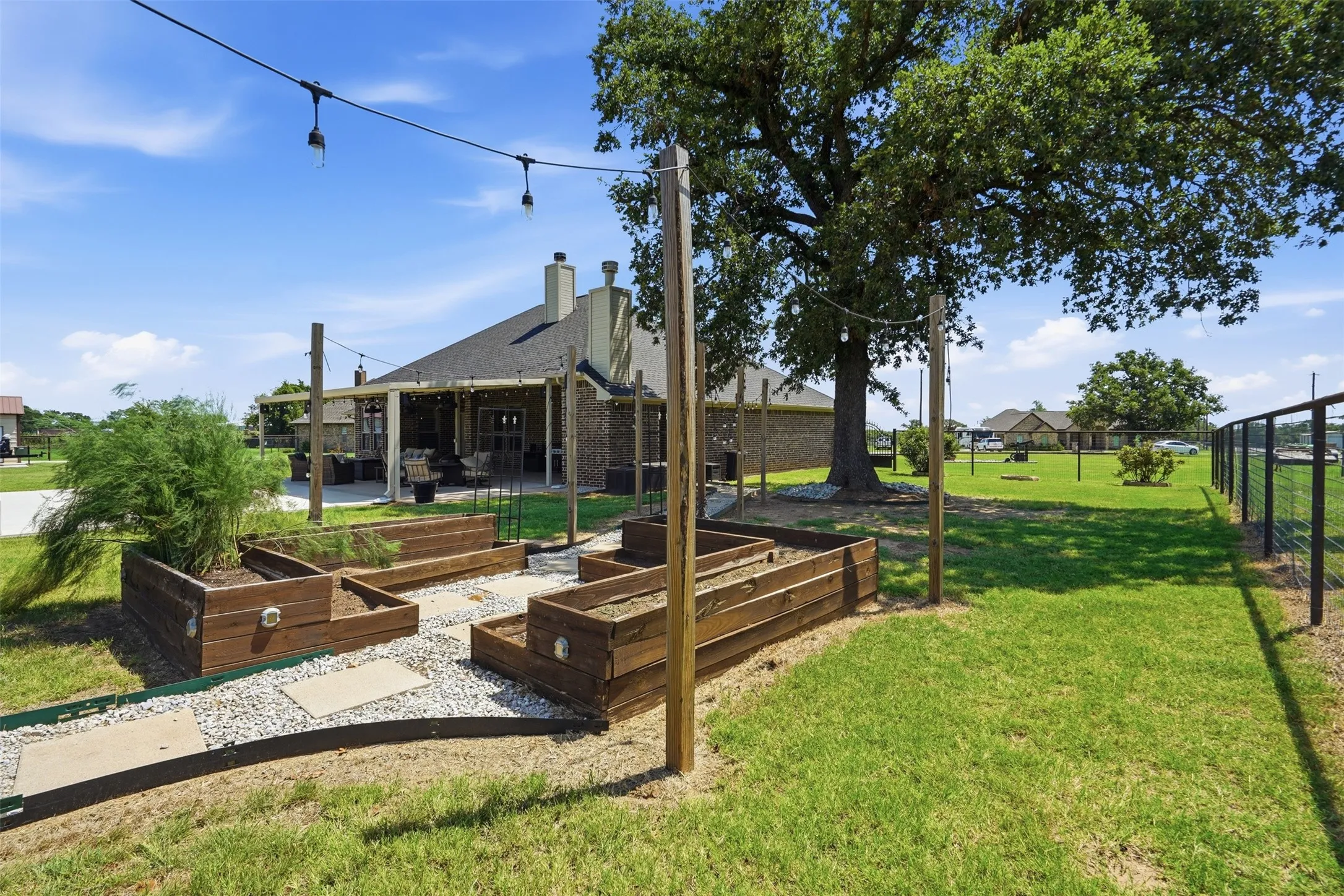 Single Family Residence For Sale in Parker County , 205 Lavender Court, Springtown, Texas 76082, 4 Bedroom, 2 Bathroom, 3 Garage spaces, 2,102 Sqft, built in 2017, mls#21338760, Real Estate Agent in Springtown, Homes For Sale in Parker county, Homes For Sale in Springtown, Realtor in Springtown Texas, Real Estate Brokerage Independent Realty Texas, Luminita Cordes Realtor
