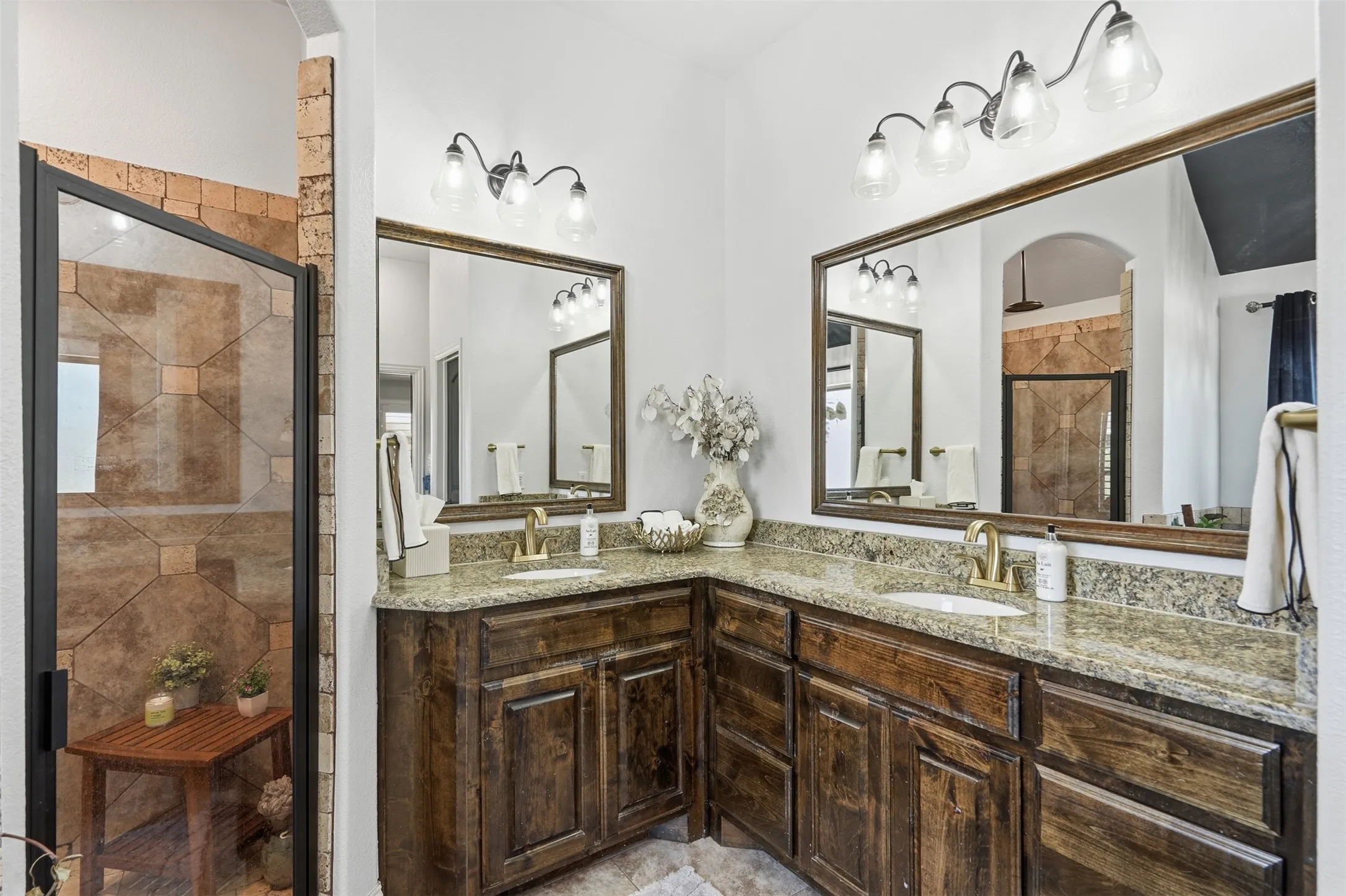 Single Family Residence For Sale in Parker County , 205 Lavender Court, Springtown, Texas 76082, 4 Bedroom, 2 Bathroom, 3 Garage spaces, 2,102 Sqft, built in 2017, mls#21338760, Real Estate Agent in Springtown, Homes For Sale in Parker county, Homes For Sale in Springtown, Realtor in Springtown Texas, Real Estate Brokerage Independent Realty Texas, Luminita Cordes Realtor