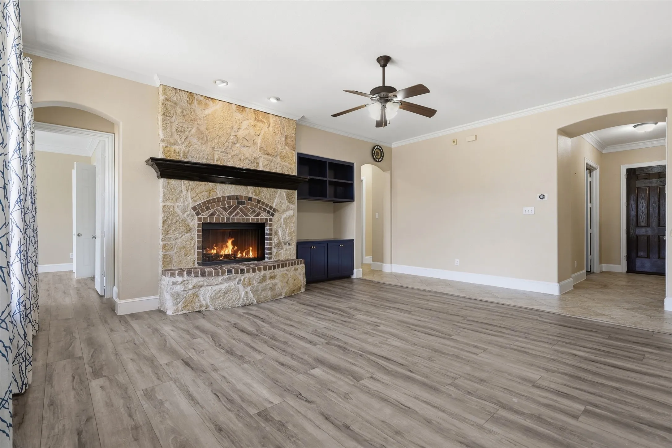 Single Family Residence For Sale in Denton County , 2310 Queen Morgan Lane, Lewisville, Texas 75056, 3 Bedroom, 3 Bathroom, 2 Garage spaces, 2,999 Sqft, built in 2004, mls#21339669, Real Estate Agent in Lewisville, Homes For Sale in Denton county, Homes For Sale in Lewisville, Realtor in Lewisville Texas, Real Estate Brokerage Independent Realty Texas, Luminita Cordes Realtor