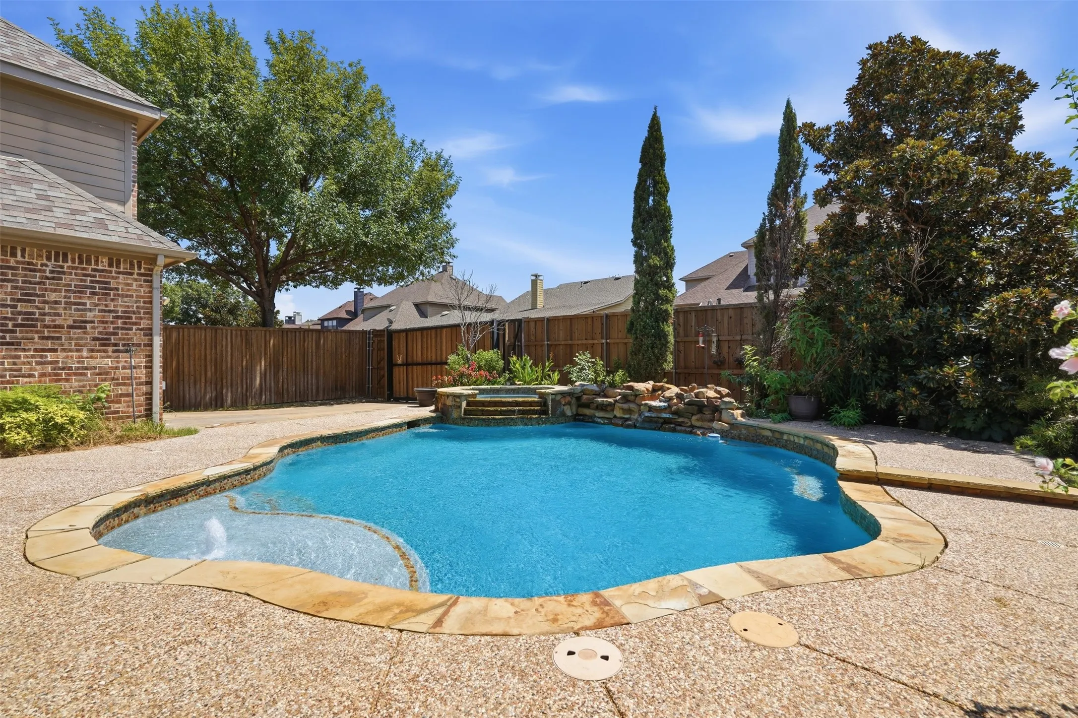 Single Family Residence For Sale in Denton County , 2310 Queen Morgan Lane, Lewisville, Texas 75056, 3 Bedroom, 3 Bathroom, 2 Garage spaces, 2,999 Sqft, built in 2004, mls#21339669, Real Estate Agent in Lewisville, Homes For Sale in Denton county, Homes For Sale in Lewisville, Realtor in Lewisville Texas, Real Estate Brokerage Independent Realty Texas, Luminita Cordes Realtor