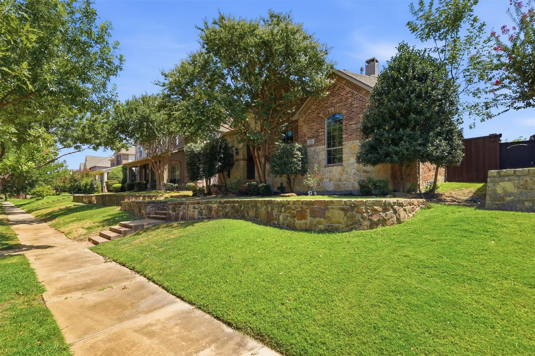 Single Family Residence For Sale in Denton County , 2310 Queen Morgan Lane, Lewisville, Texas 75056, 3 Bedroom, 3 Bathroom, 2 Garage spaces, 2,999 Sqft, built in 2004, mls#21339669, Real Estate Agent in Lewisville, Homes For Sale in Denton county, Homes For Sale in Lewisville, Realtor in Lewisville Texas, Real Estate Brokerage Independent Realty Texas, Luminita Cordes Realtor
