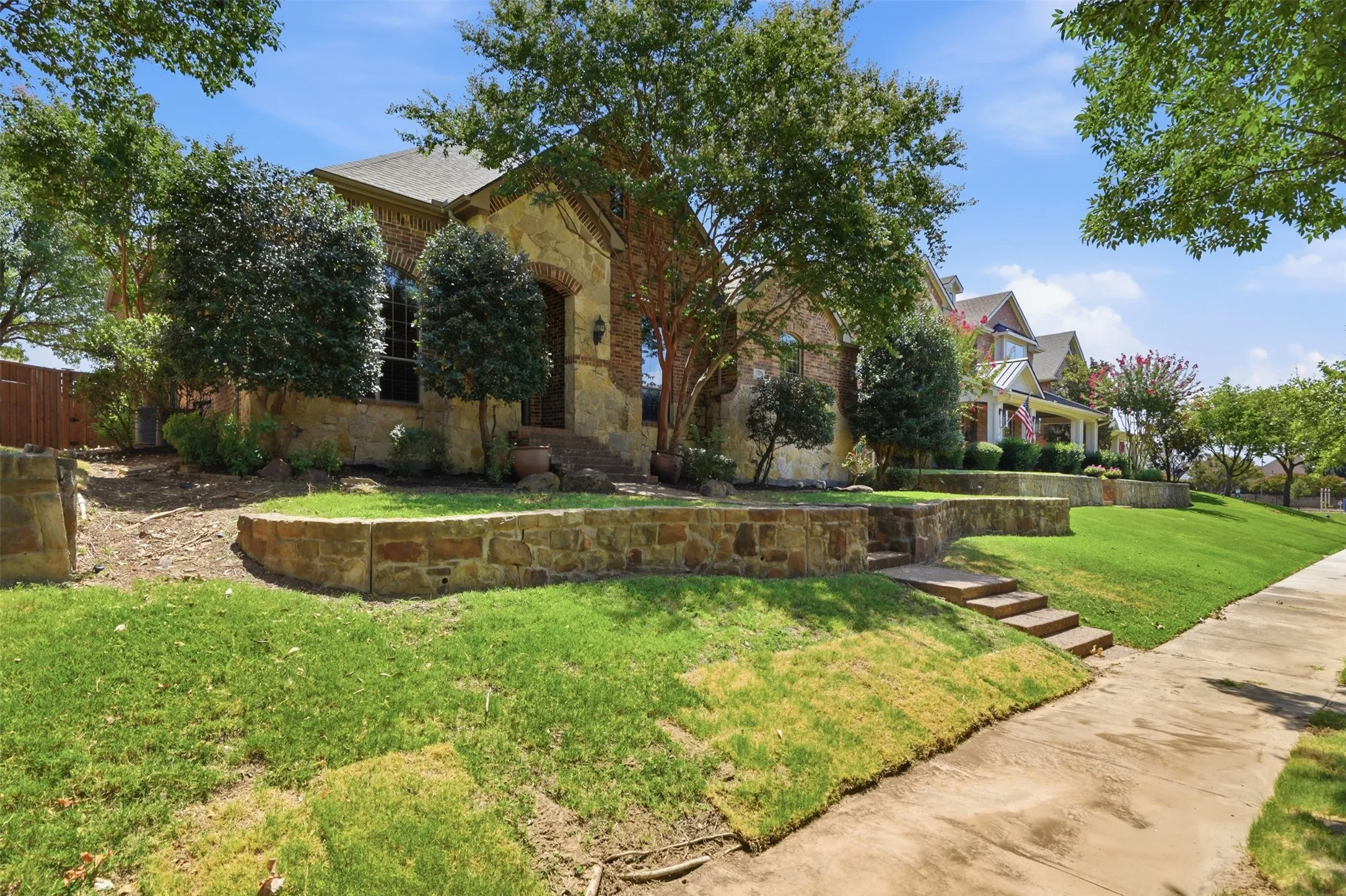 Single Family Residence For Sale in Denton County , 2310 Queen Morgan Lane, Lewisville, Texas 75056, 3 Bedroom, 3 Bathroom, 2 Garage spaces, 2,999 Sqft, built in 2004, mls#21339669, Real Estate Agent in Lewisville, Homes For Sale in Denton county, Homes For Sale in Lewisville, Realtor in Lewisville Texas, Real Estate Brokerage Independent Realty Texas, Luminita Cordes Realtor