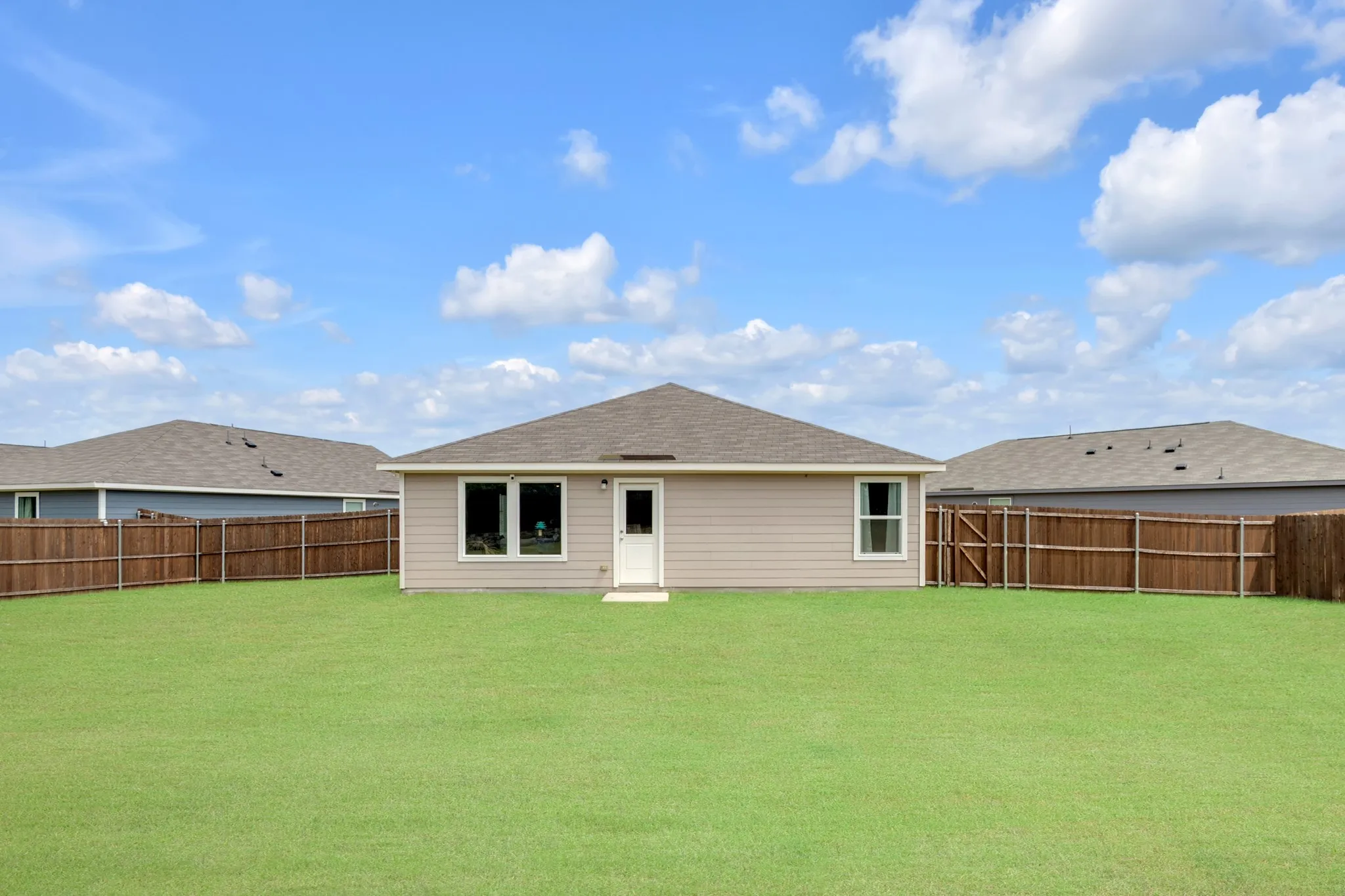 Single Family Residence For Sale in Collin County , 1801 Ashland Street, Mc Kinney, Texas 75071, 3 Bedroom, 2 Bathroom, 2 Garage spaces, 1,479 Sqft, built in 2024, mls#21332985, Real Estate Agent in Mc Kinney, Homes For Sale in Collin county, Homes For Sale in Mc Kinney, Realtor in Mc Kinney Texas, Real Estate Brokerage Independent Realty Texas, Luminita Cordes Realtor