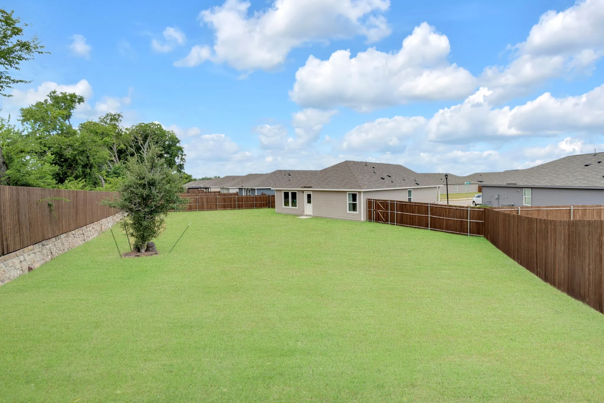 Single Family Residence For Sale in Collin County , 1801 Ashland Street, Mc Kinney, Texas 75071, 3 Bedroom, 2 Bathroom, 2 Garage spaces, 1,479 Sqft, built in 2024, mls#21332985, Real Estate Agent in Mc Kinney, Homes For Sale in Collin county, Homes For Sale in Mc Kinney, Realtor in Mc Kinney Texas, Real Estate Brokerage Independent Realty Texas, Luminita Cordes Realtor