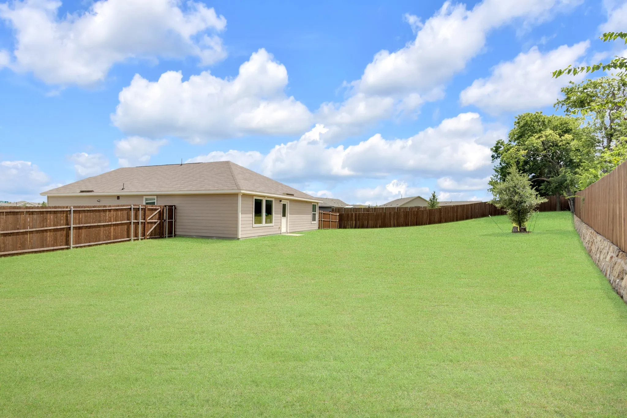Single Family Residence For Sale in Collin County , 1801 Ashland Street, Mc Kinney, Texas 75071, 3 Bedroom, 2 Bathroom, 2 Garage spaces, 1,479 Sqft, built in 2024, mls#21332985, Real Estate Agent in Mc Kinney, Homes For Sale in Collin county, Homes For Sale in Mc Kinney, Realtor in Mc Kinney Texas, Real Estate Brokerage Independent Realty Texas, Luminita Cordes Realtor