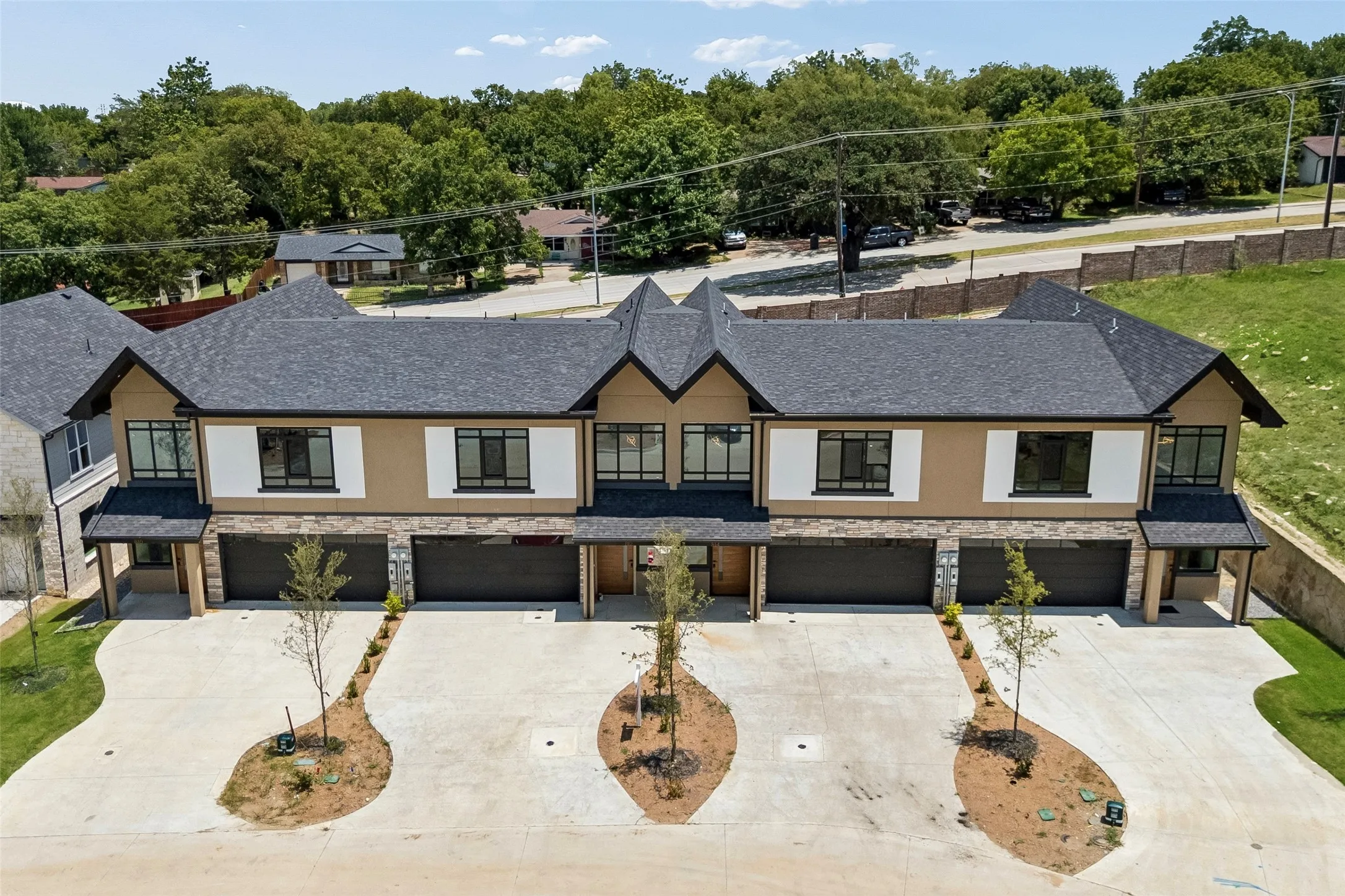 Townhouse For Sale in Dallas County , 816 Premier Parkway, Grand Prairie, Texas 75051, 4 Bedroom, 4 Bathroom, 2 Garage spaces, 2,743 Sqft, built in 2026, mls#21340008, Real Estate Agent in Grand Prairie, Homes For Sale in Dallas county, Homes For Sale in Grand Prairie, Realtor in Grand Prairie Texas, Real Estate Brokerage Independent Realty Texas, Luminita Cordes Realtor