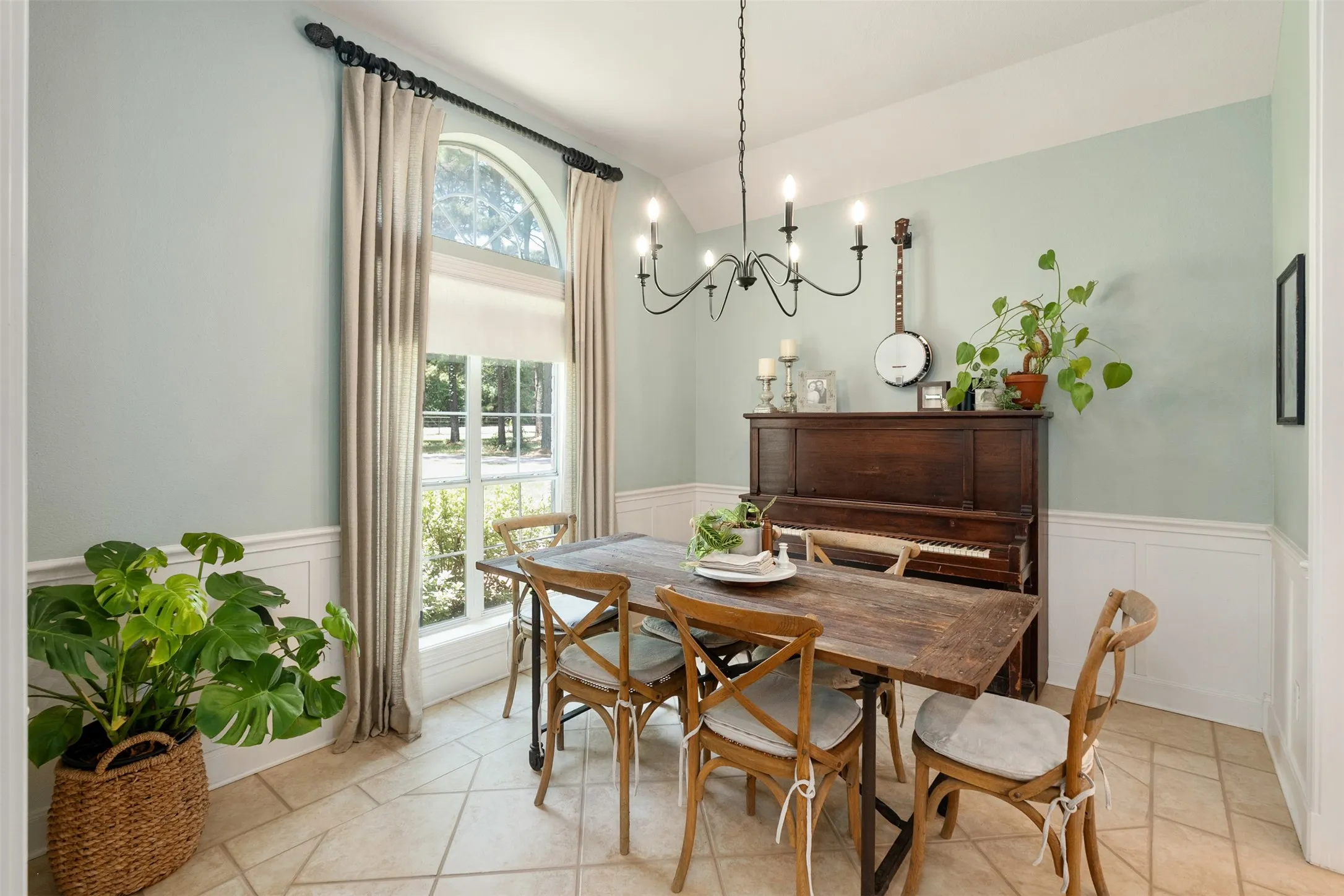 Formal dining area off of front entry