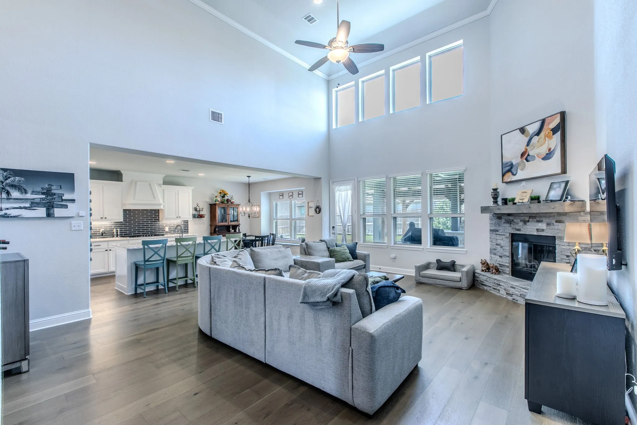 Single Family Residence For Sale in Mc Lennan County , 272 Big Creek Loop, Hewitt, Texas 76643, 4 Bedroom, 3 Bathroom, 2 Garage spaces, 3,172 Sqft, built in 2019, mls#21339675, Real Estate Agent in Hewitt, Homes For Sale in Mc Lennan county, Homes For Sale in Hewitt, Realtor in Hewitt Texas, Real Estate Brokerage Independent Realty Texas, Luminita Cordes Realtor