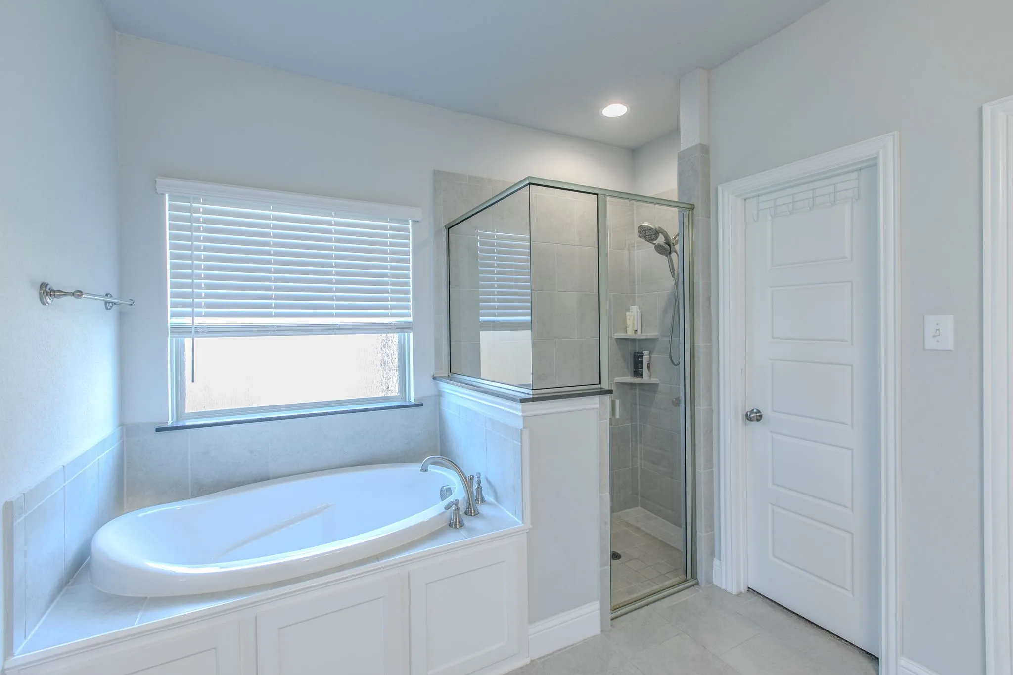 Single Family Residence For Sale in Mc Lennan County , 272 Big Creek Loop, Hewitt, Texas 76643, 4 Bedroom, 3 Bathroom, 2 Garage spaces, 3,172 Sqft, built in 2019, mls#21339675, Real Estate Agent in Hewitt, Homes For Sale in Mc Lennan county, Homes For Sale in Hewitt, Realtor in Hewitt Texas, Real Estate Brokerage Independent Realty Texas, Luminita Cordes Realtor