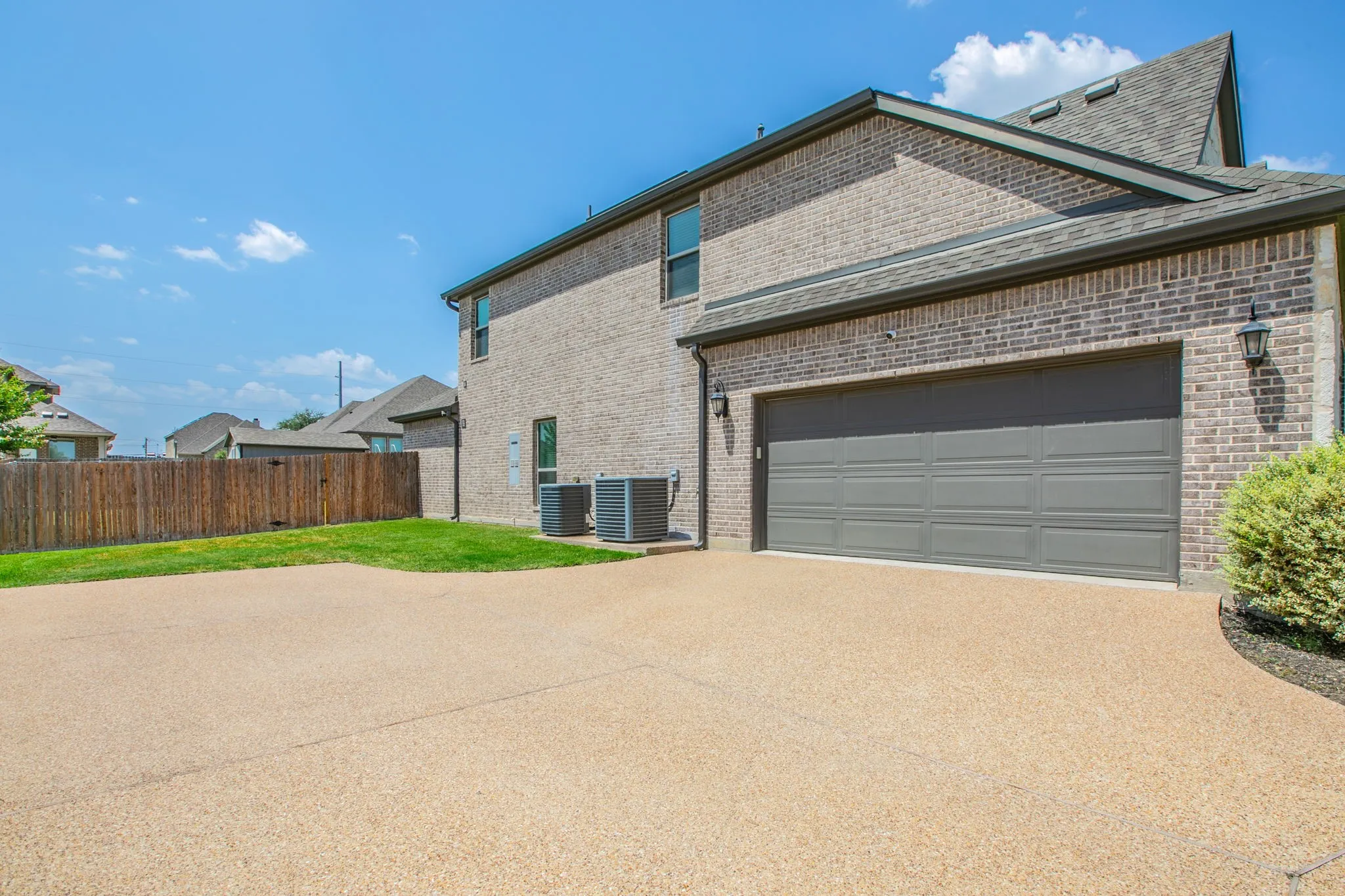Single Family Residence For Sale in Mc Lennan County , 272 Big Creek Loop, Hewitt, Texas 76643, 4 Bedroom, 3 Bathroom, 2 Garage spaces, 3,172 Sqft, built in 2019, mls#21339675, Real Estate Agent in Hewitt, Homes For Sale in Mc Lennan county, Homes For Sale in Hewitt, Realtor in Hewitt Texas, Real Estate Brokerage Independent Realty Texas, Luminita Cordes Realtor