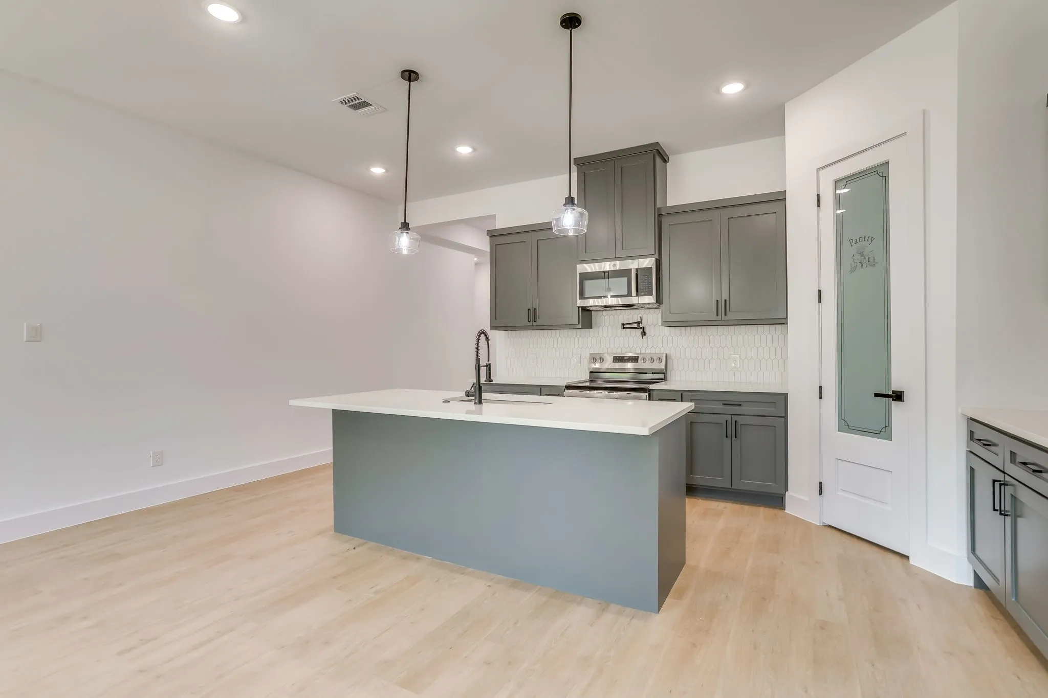 Single Family Residence For Sale in Tarrant County , 5225 Humbert Avenue, Fort Worth, Texas 76107, 4 Bedroom, 2 Bathroom, 2 Garage spaces, 1,793 Sqft, built in 2026, mls#21336197, Real Estate Agent in Fort Worth, Homes For Sale in Tarrant county, Homes For Sale in Fort Worth, Realtor in Fort Worth Texas, Real Estate Brokerage Independent Realty Texas, Luminita Cordes Realtor