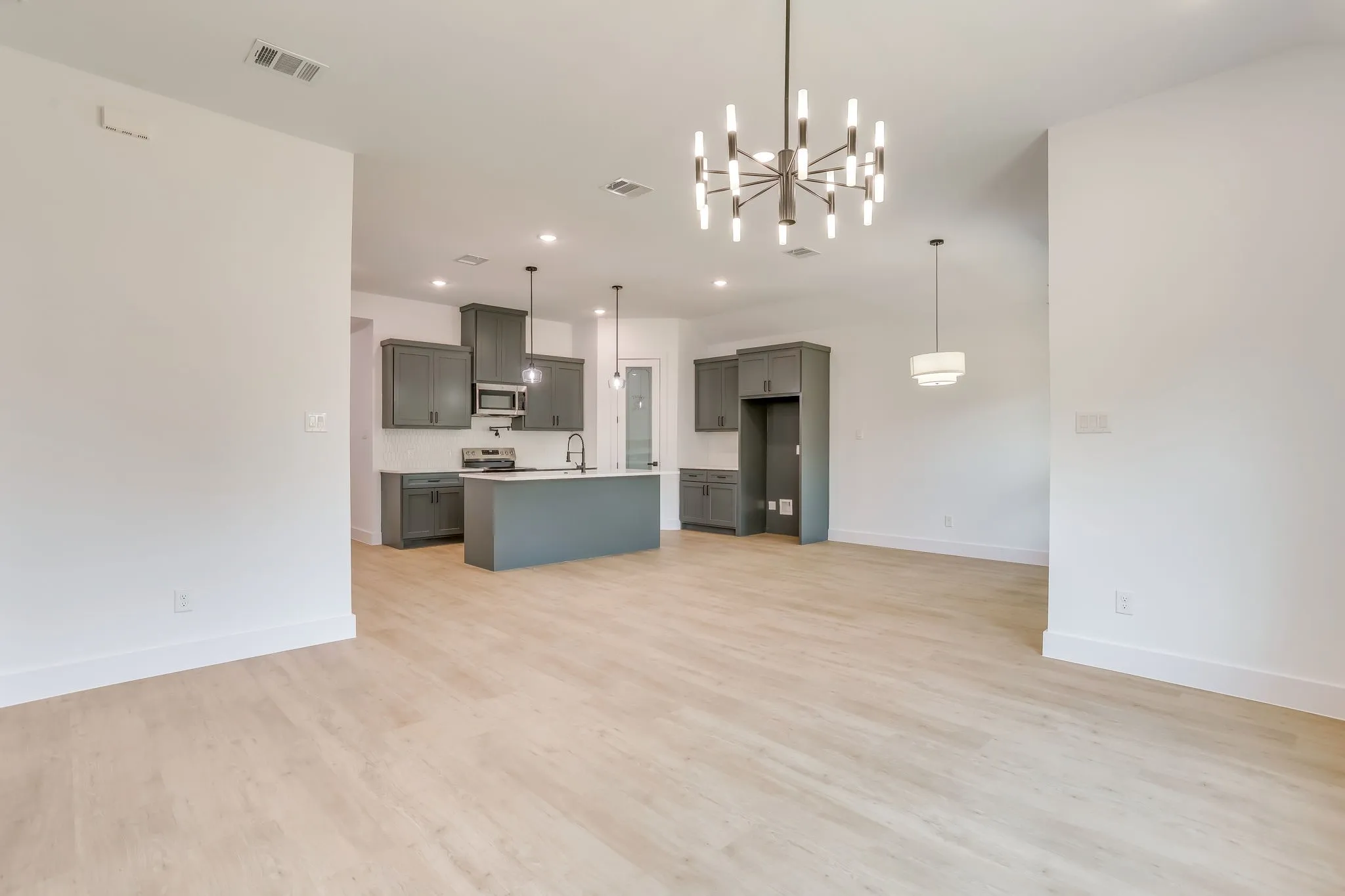 Single Family Residence For Sale in Tarrant County , 5225 Humbert Avenue, Fort Worth, Texas 76107, 4 Bedroom, 2 Bathroom, 2 Garage spaces, 1,793 Sqft, built in 2026, mls#21336197, Real Estate Agent in Fort Worth, Homes For Sale in Tarrant county, Homes For Sale in Fort Worth, Realtor in Fort Worth Texas, Real Estate Brokerage Independent Realty Texas, Luminita Cordes Realtor