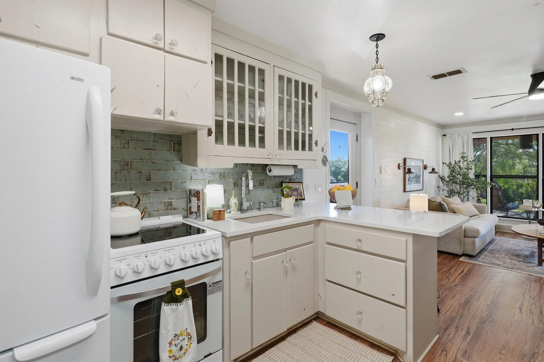 Single Family Residence For Sale in Parker County , 3790 Zion Hill Loop, Weatherford, Texas 76088, 2 Bedroom, 2 Bathroom, 1 Garage spaces, 900 Sqft, built in 2005, mls#21339363, Real Estate Agent in Weatherford, Homes For Sale in Parker county, Homes For Sale in Weatherford, Realtor in Weatherford Texas, Real Estate Brokerage Independent Realty Texas, Luminita Cordes Realtor