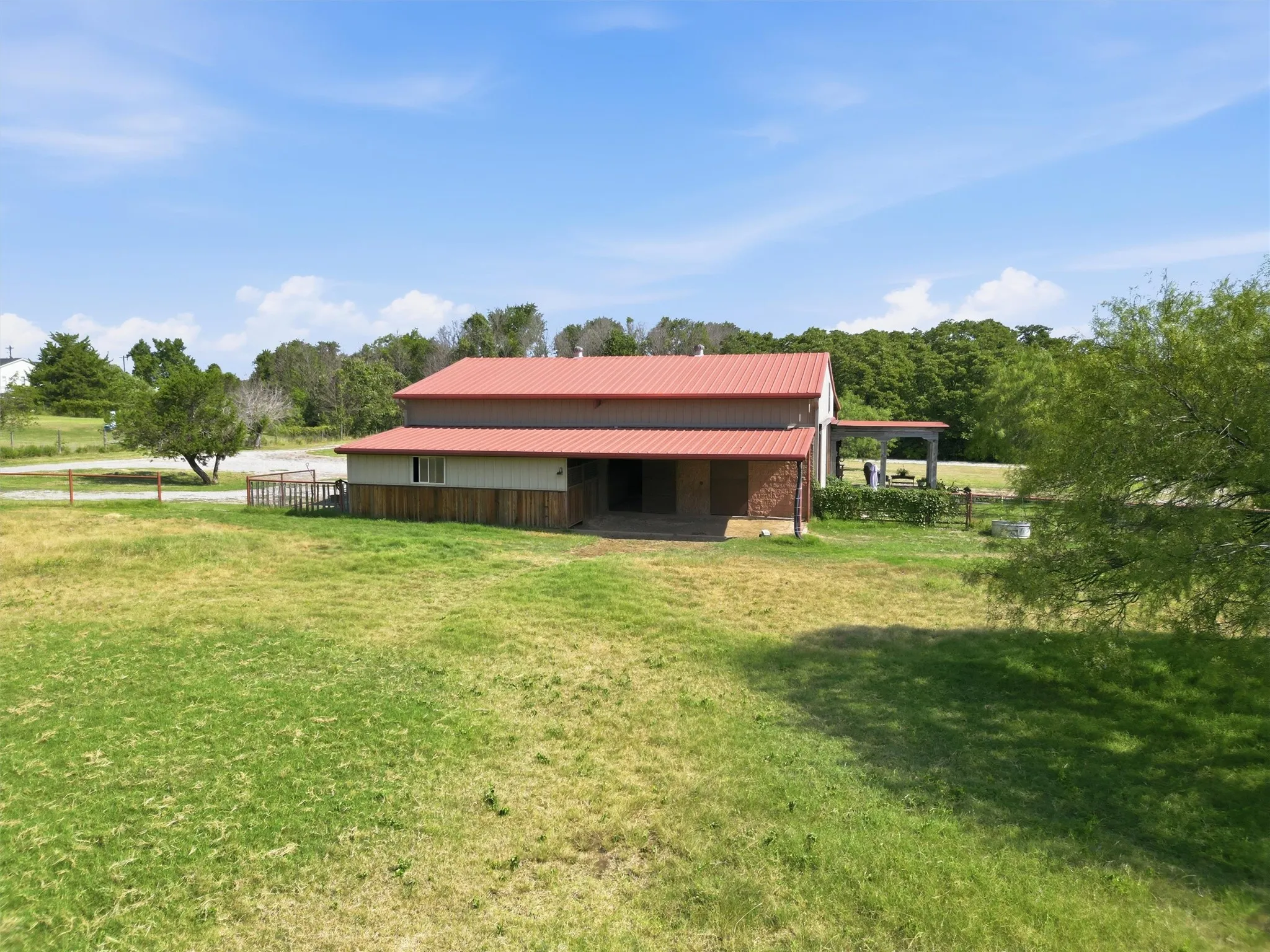 Single Family Residence For Sale in Parker County , 3790 Zion Hill Loop, Weatherford, Texas 76088, 2 Bedroom, 2 Bathroom, 1 Garage spaces, 900 Sqft, built in 2005, mls#21339363, Real Estate Agent in Weatherford, Homes For Sale in Parker county, Homes For Sale in Weatherford, Realtor in Weatherford Texas, Real Estate Brokerage Independent Realty Texas, Luminita Cordes Realtor