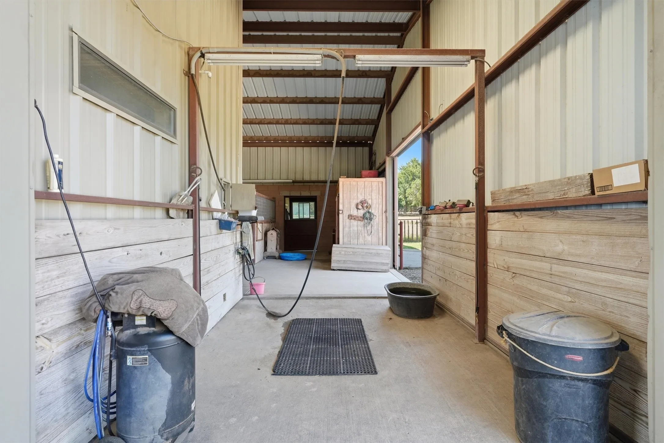 Single Family Residence For Sale in Parker County , 3790 Zion Hill Loop, Weatherford, Texas 76088, 2 Bedroom, 2 Bathroom, 1 Garage spaces, 900 Sqft, built in 2005, mls#21339363, Real Estate Agent in Weatherford, Homes For Sale in Parker county, Homes For Sale in Weatherford, Realtor in Weatherford Texas, Real Estate Brokerage Independent Realty Texas, Luminita Cordes Realtor