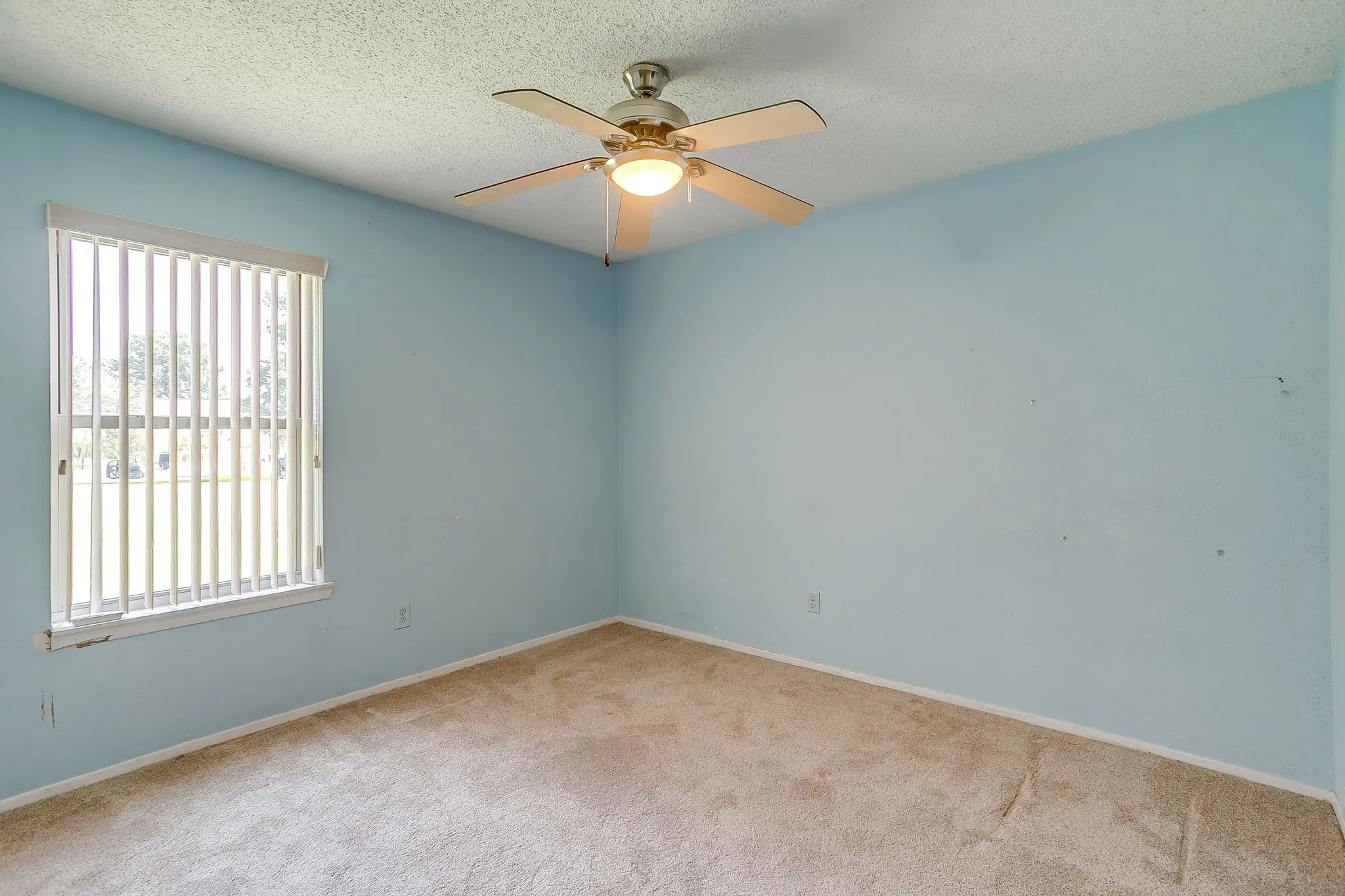 Single Family Residence For Sale in Dallas County , 5419 Barcelona Drive, Garland, Texas 75043, 3 Bedrooms, 2 Bathrooms, 2 Garage spaces, 1,611 Sqft, built in 1979, Price $265,000, mls#21338716, Real Estate Agent in Garland, Homes For Sale in Dallas county, Homes For Sale in Garland, Realtor in Garland Texas, Real Estate Brokerage Independent Realty Texas, Luminita Cordes Realtor
