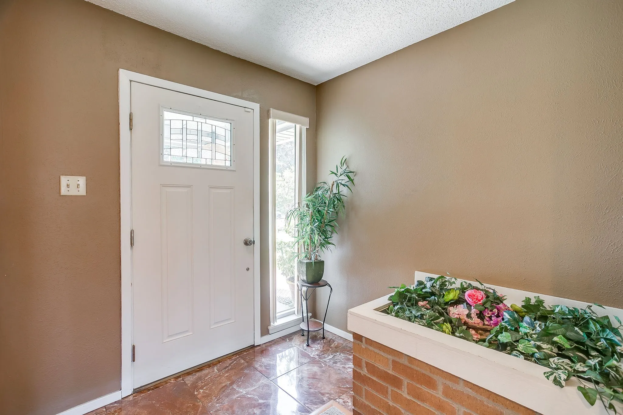 Single Family Residence For Sale in Dallas County , 5419 Barcelona Drive, Garland, Texas 75043, 3 Bedrooms, 2 Bathrooms, 2 Garage spaces, 1,611 Sqft, built in 1979, Price $265,000, mls#21338716, Real Estate Agent in Garland, Homes For Sale in Dallas county, Homes For Sale in Garland, Realtor in Garland Texas, Real Estate Brokerage Independent Realty Texas, Luminita Cordes Realtor