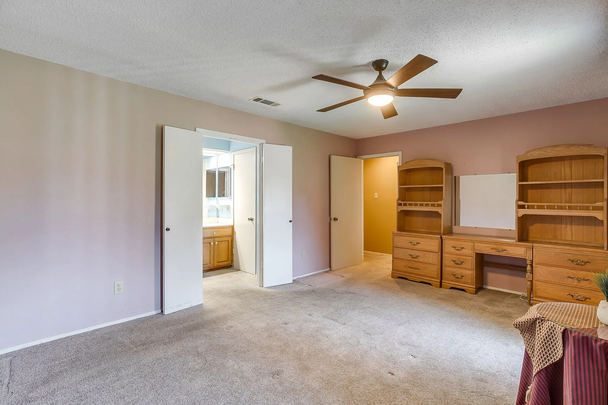 Single Family Residence For Sale in Dallas County , 5419 Barcelona Drive, Garland, Texas 75043, 3 Bedrooms, 2 Bathrooms, 2 Garage spaces, 1,611 Sqft, built in 1979, Price $265,000, mls#21338716, Real Estate Agent in Garland, Homes For Sale in Dallas county, Homes For Sale in Garland, Realtor in Garland Texas, Real Estate Brokerage Independent Realty Texas, Luminita Cordes Realtor