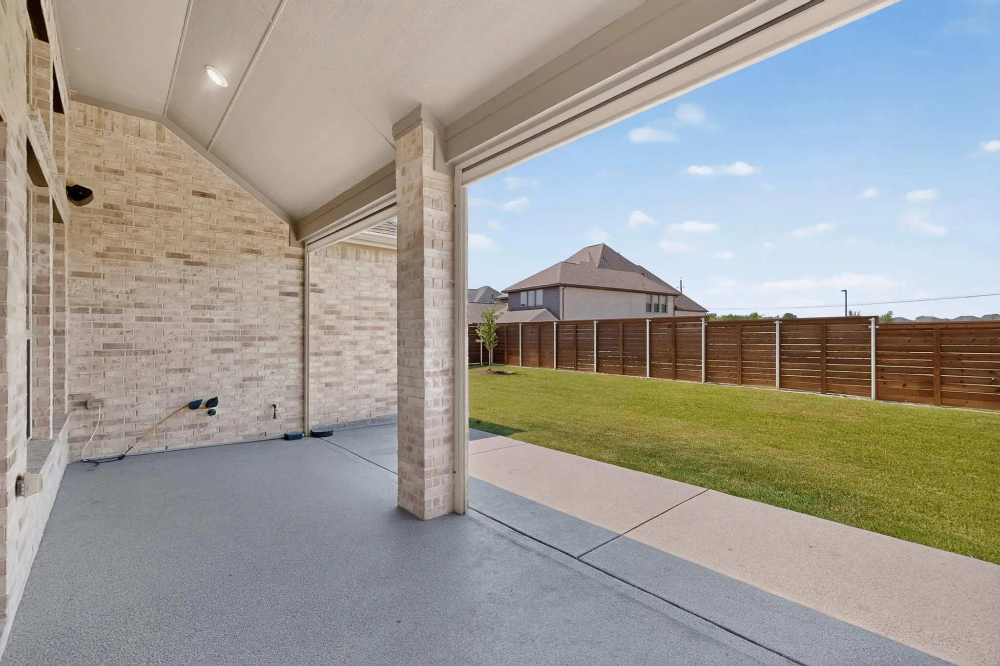 Single Family Residence For Sale in Dallas County , 1809 Rustic Vine Road, Mesquite, Texas 75181, 4 Bedroom, 3 Bathroom, 2 Garage spaces, 2,678 Sqft, built in 2023, mls#21339999, Real Estate Agent in Mesquite, Homes For Sale in Dallas county, Homes For Sale in Mesquite, Realtor in Mesquite Texas, Real Estate Brokerage Independent Realty Texas, Luminita Cordes Realtor