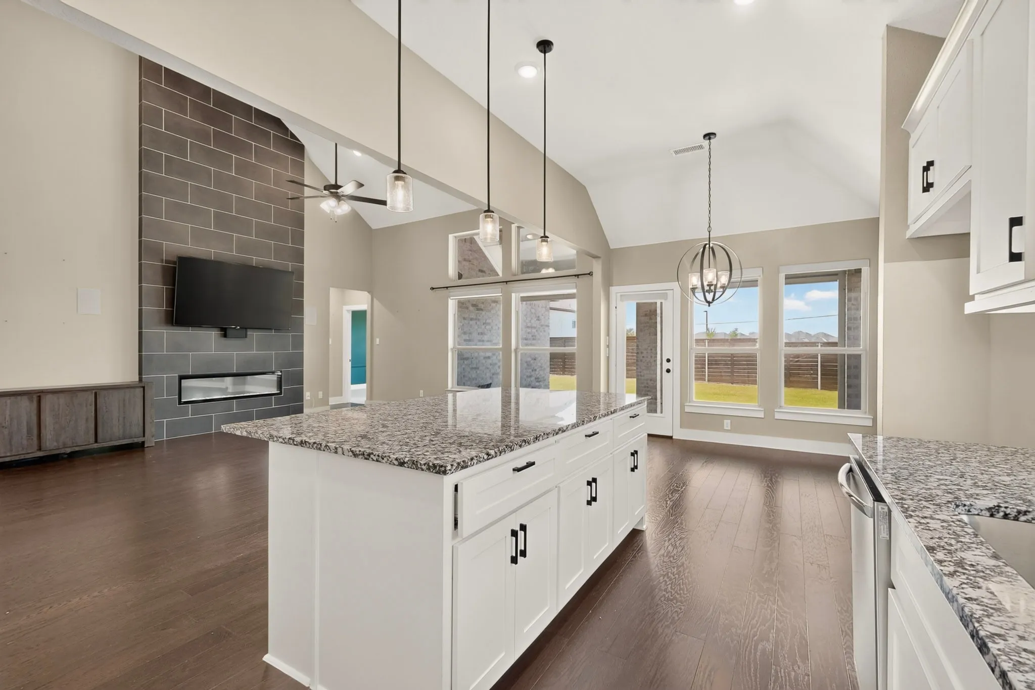 Single Family Residence For Sale in Dallas County , 1809 Rustic Vine Road, Mesquite, Texas 75181, 4 Bedroom, 3 Bathroom, 2 Garage spaces, 2,678 Sqft, built in 2023, mls#21339999, Real Estate Agent in Mesquite, Homes For Sale in Dallas county, Homes For Sale in Mesquite, Realtor in Mesquite Texas, Real Estate Brokerage Independent Realty Texas, Luminita Cordes Realtor